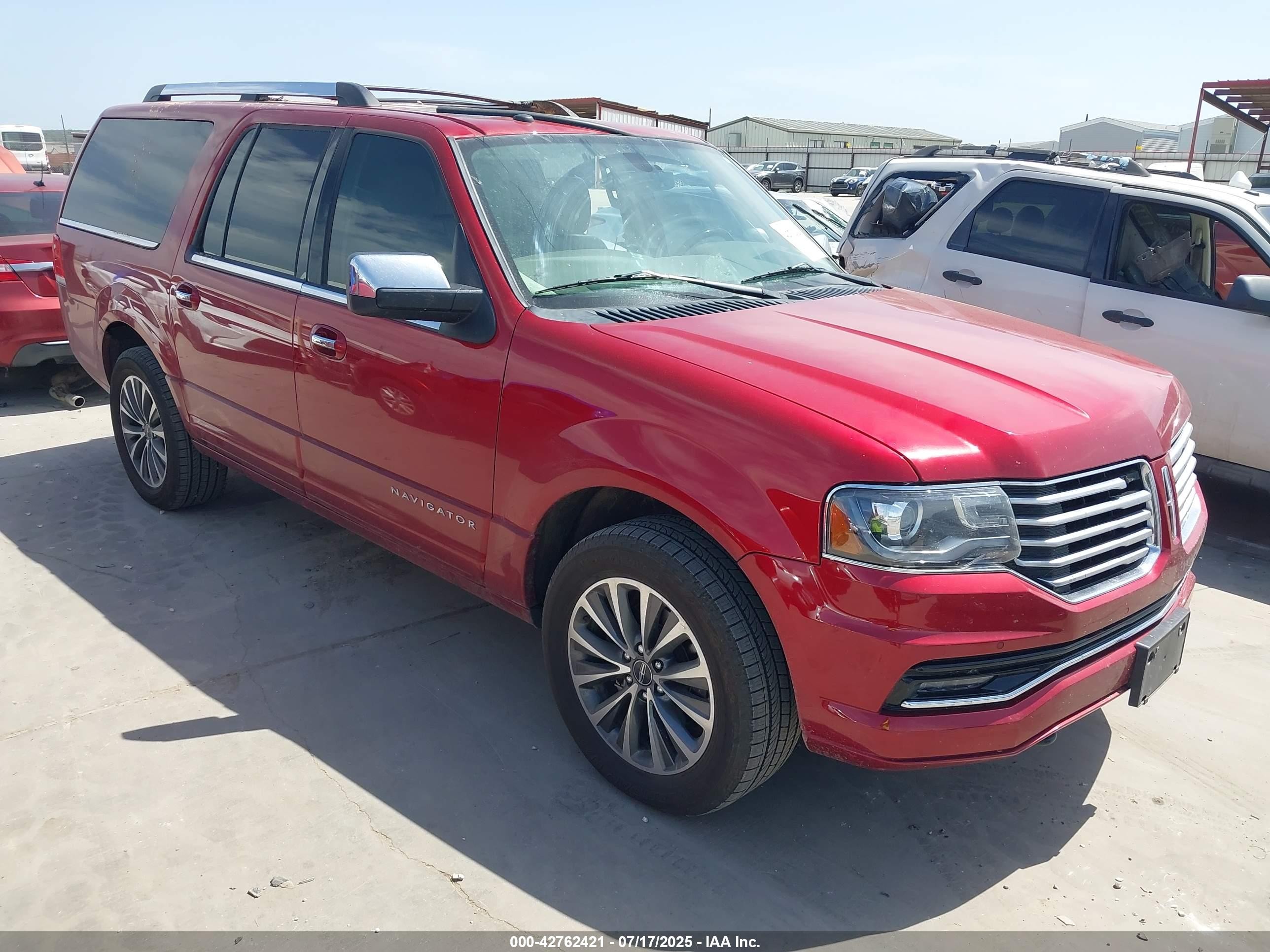 2017 Lincoln Navigator Select, VIN 5LMJJ3HT6HEL03423 — Storm