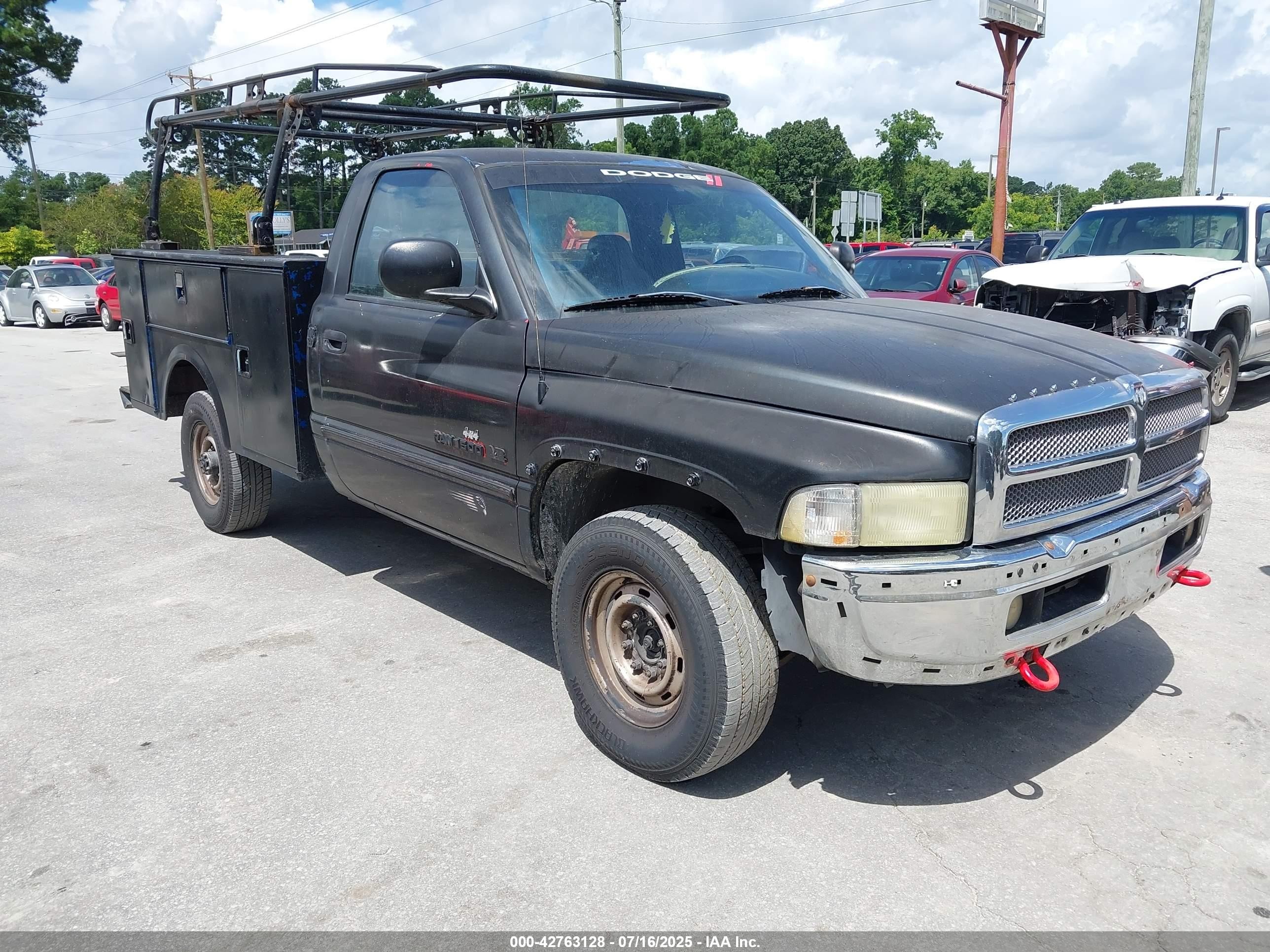 2001 Dodge Ram, VIN 3B6KC26Z71M555242 — Перед