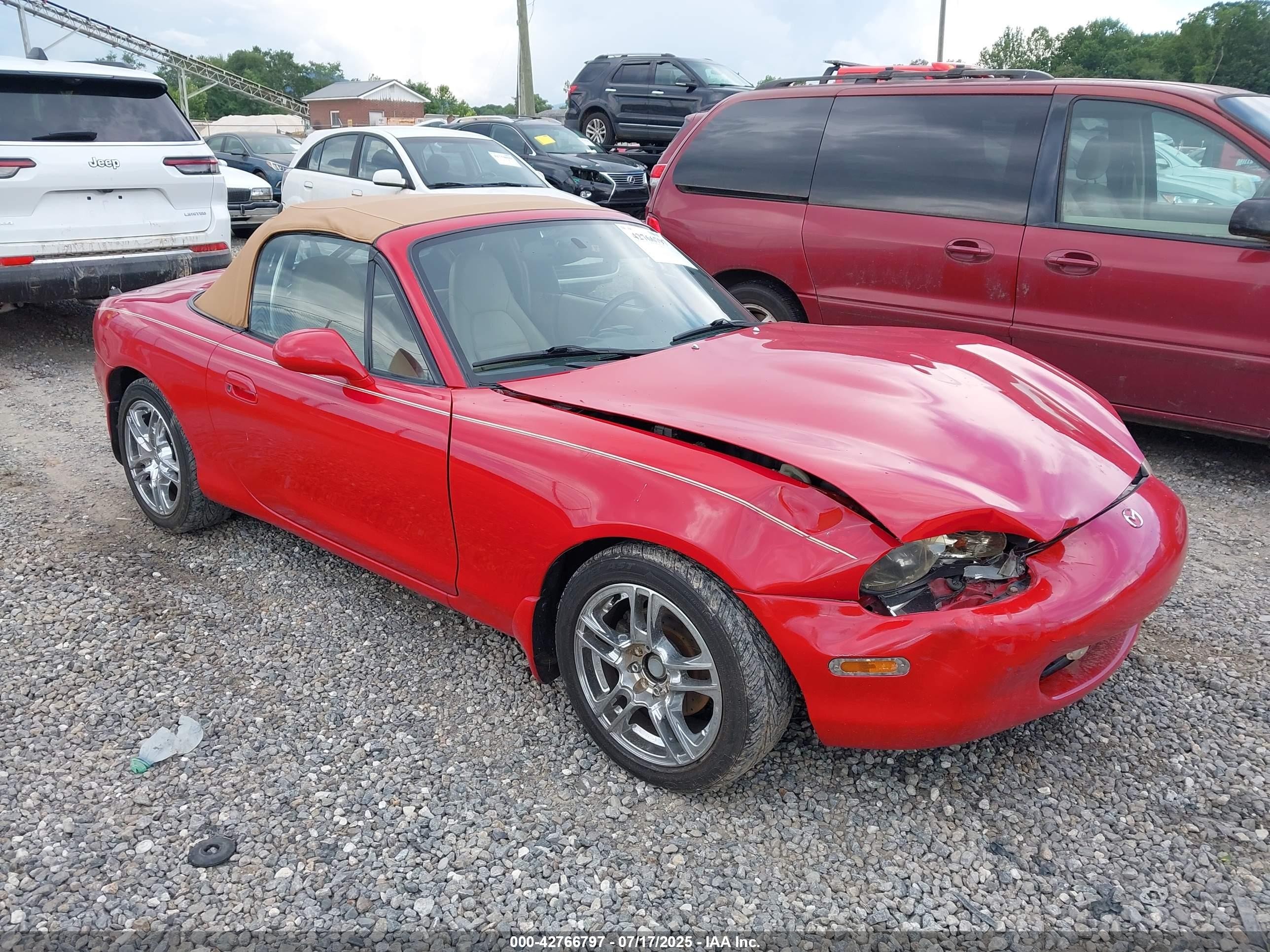 1999 Mazda MX-5 Miata, VIN JM1NB3535X0111092 — Front end