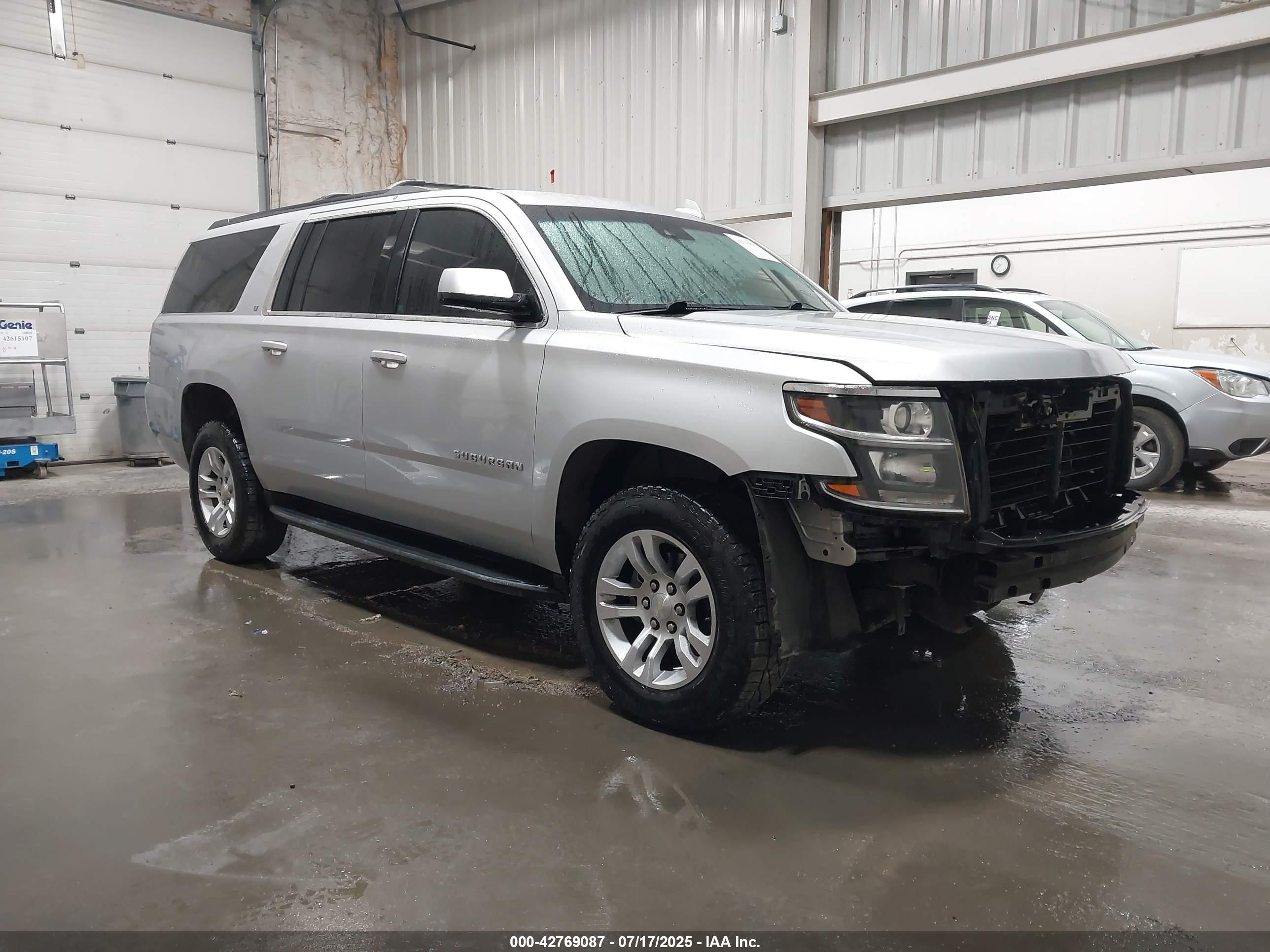 2018 Chevrolet Suburban LT, VIN 1GNSKHKC7JR109584 — Front end