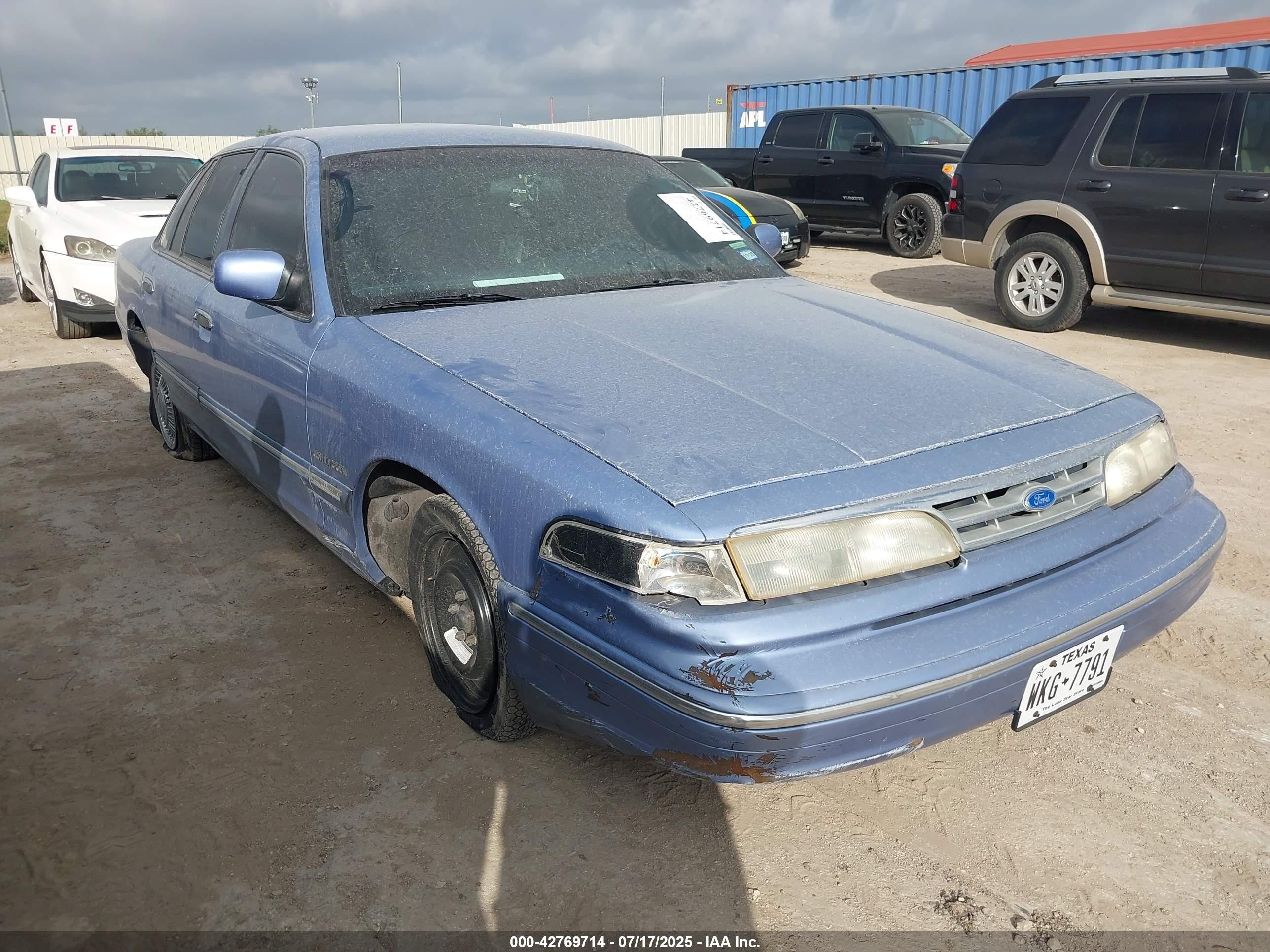 1995 Ford Crown Victoria, VIN 2FALP73W3SX135193 — Mechanical