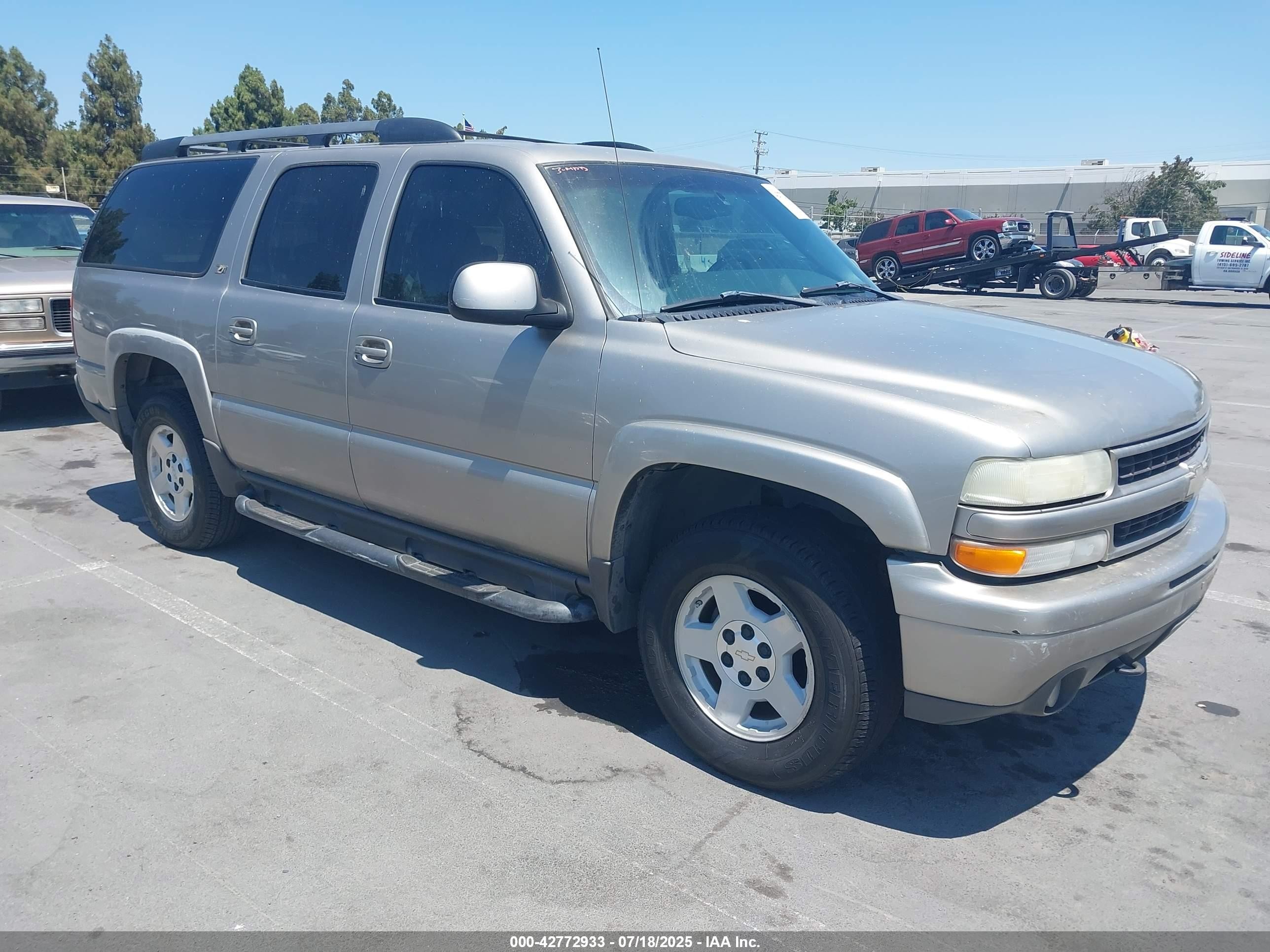 2001 Chevrolet Suburban LS, VIN 3GNFK16T01G237068 — Front end