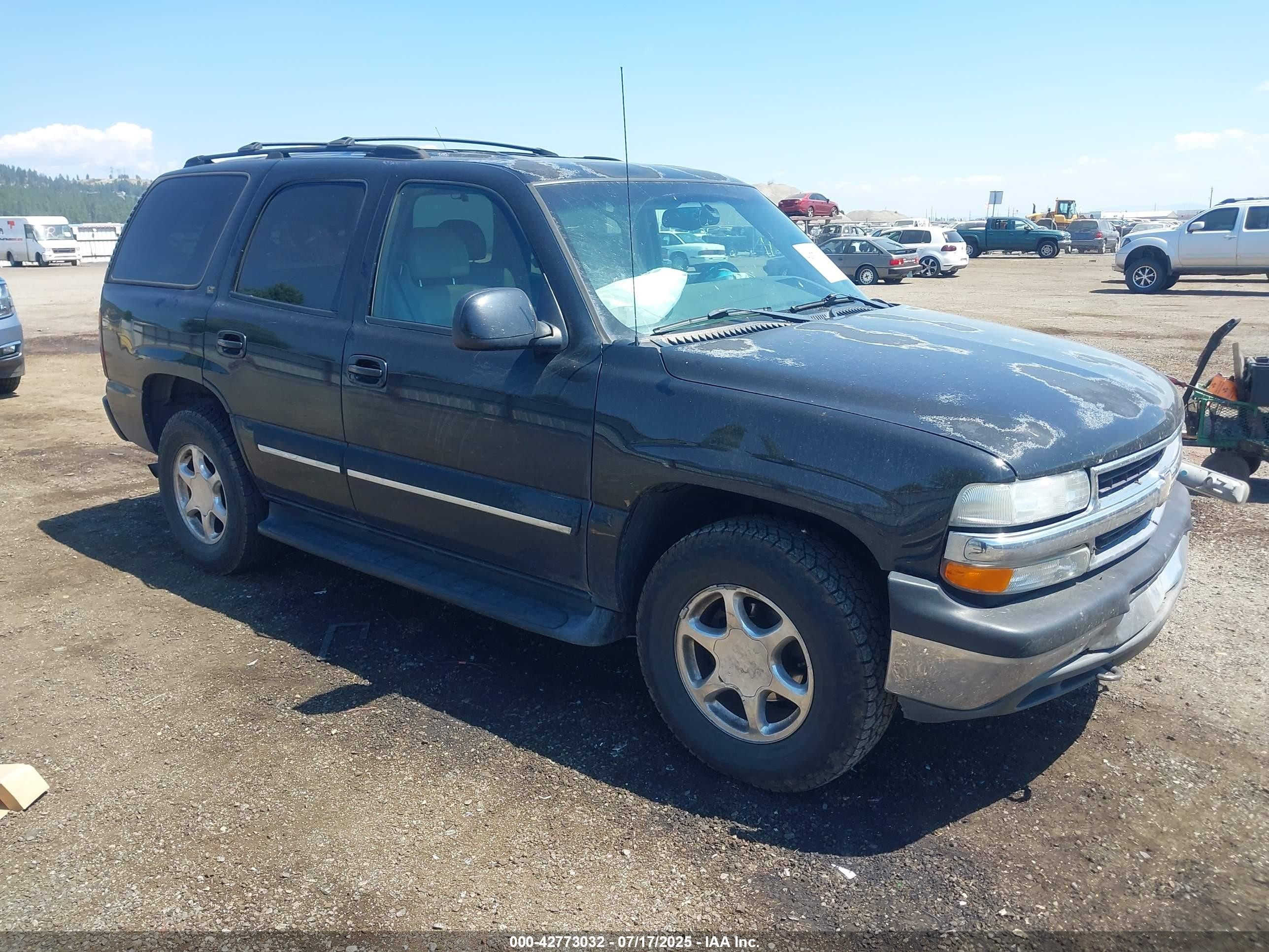 2001 Chevrolet Tahoe LS, VIN 1GNEK13T81J275114 — Front end