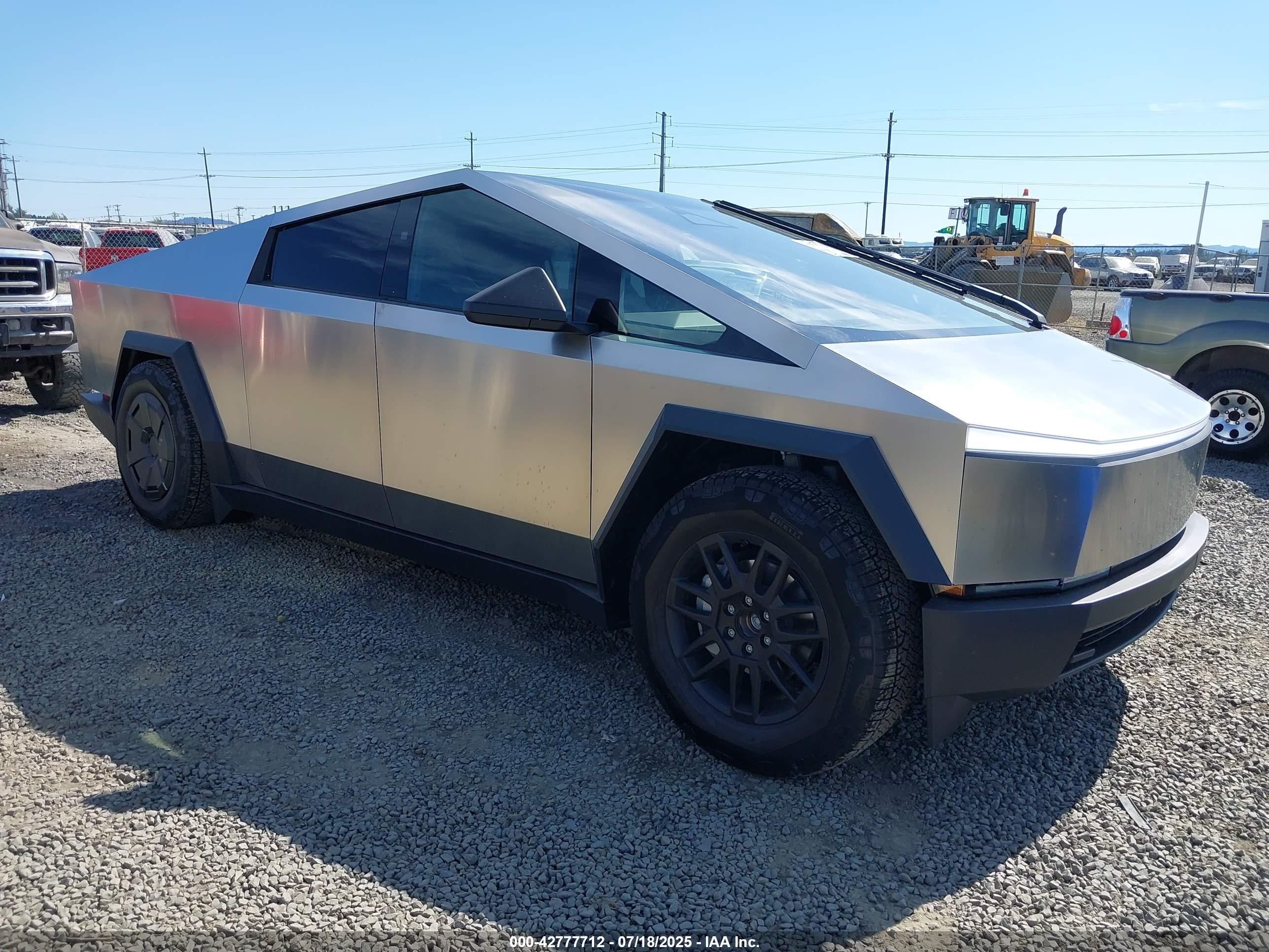 2025 Tesla Cybertruck, VIN 7G2CEHED0SA074770 — Side
