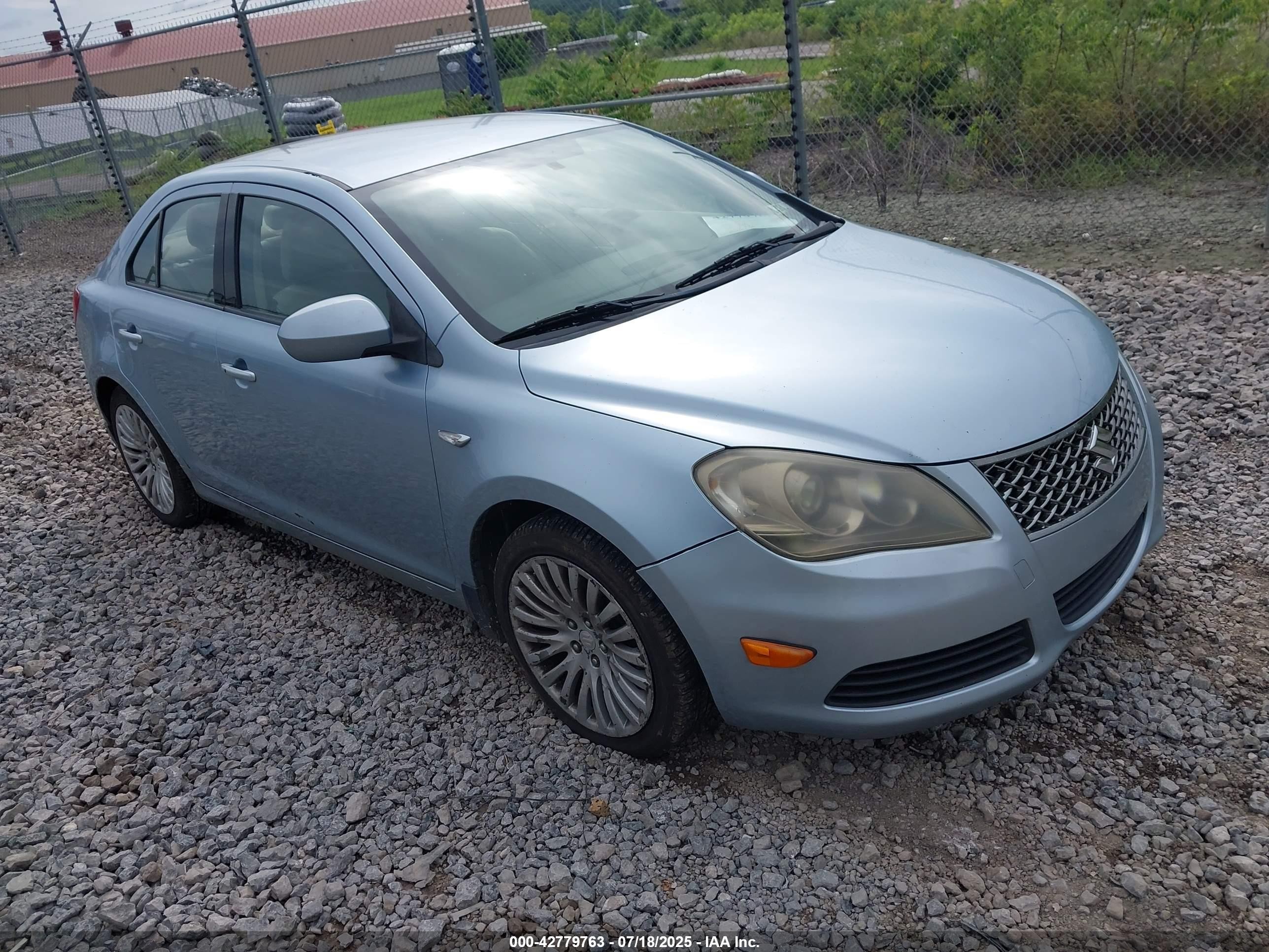 2011 Suzuki Kizashi SE, VIN JS2RF9A38B6110822 — Rear end