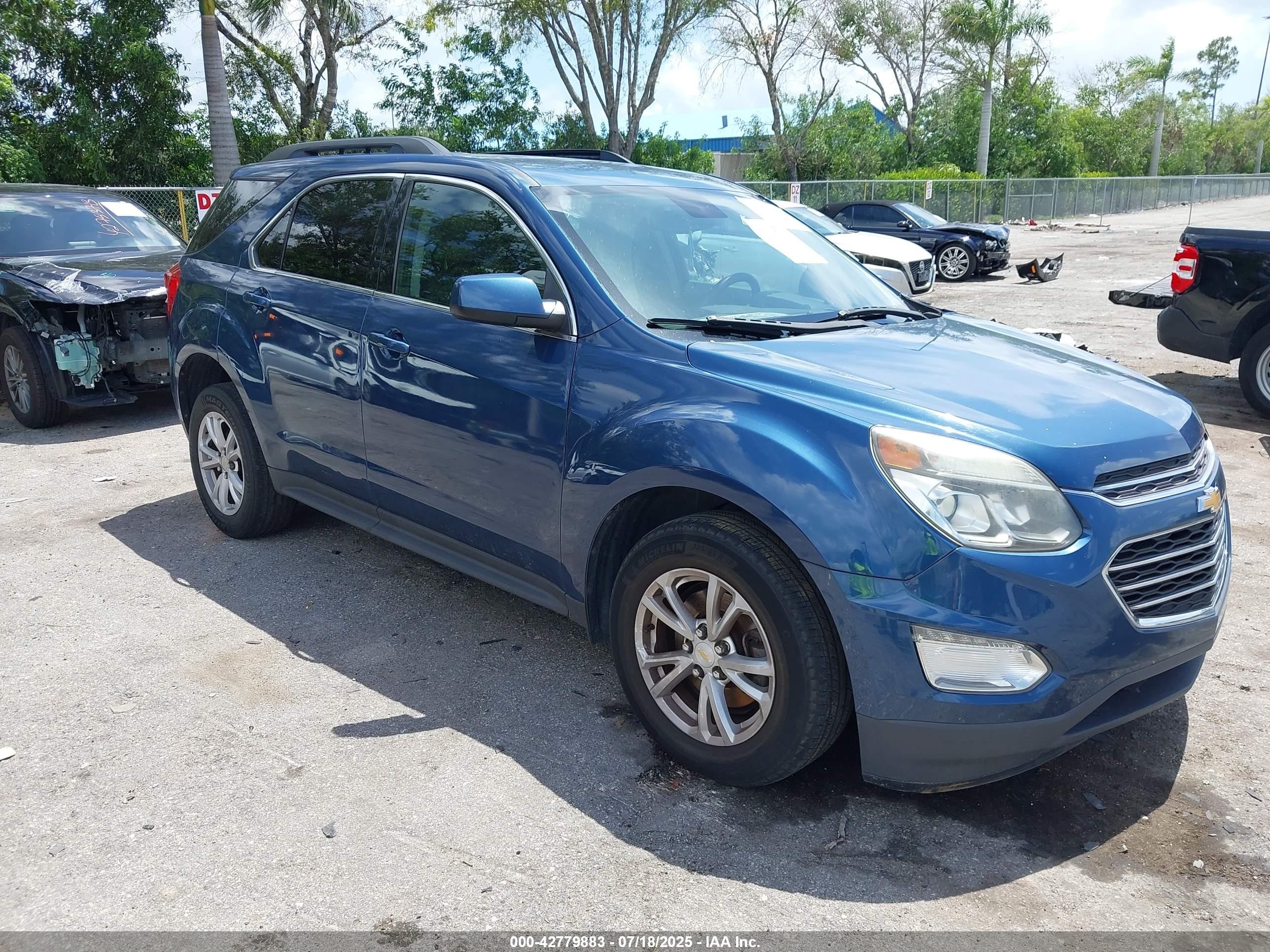 2017 Chevrolet Equinox LT, VIN 2GNALCEK1H6190067 — Front end
