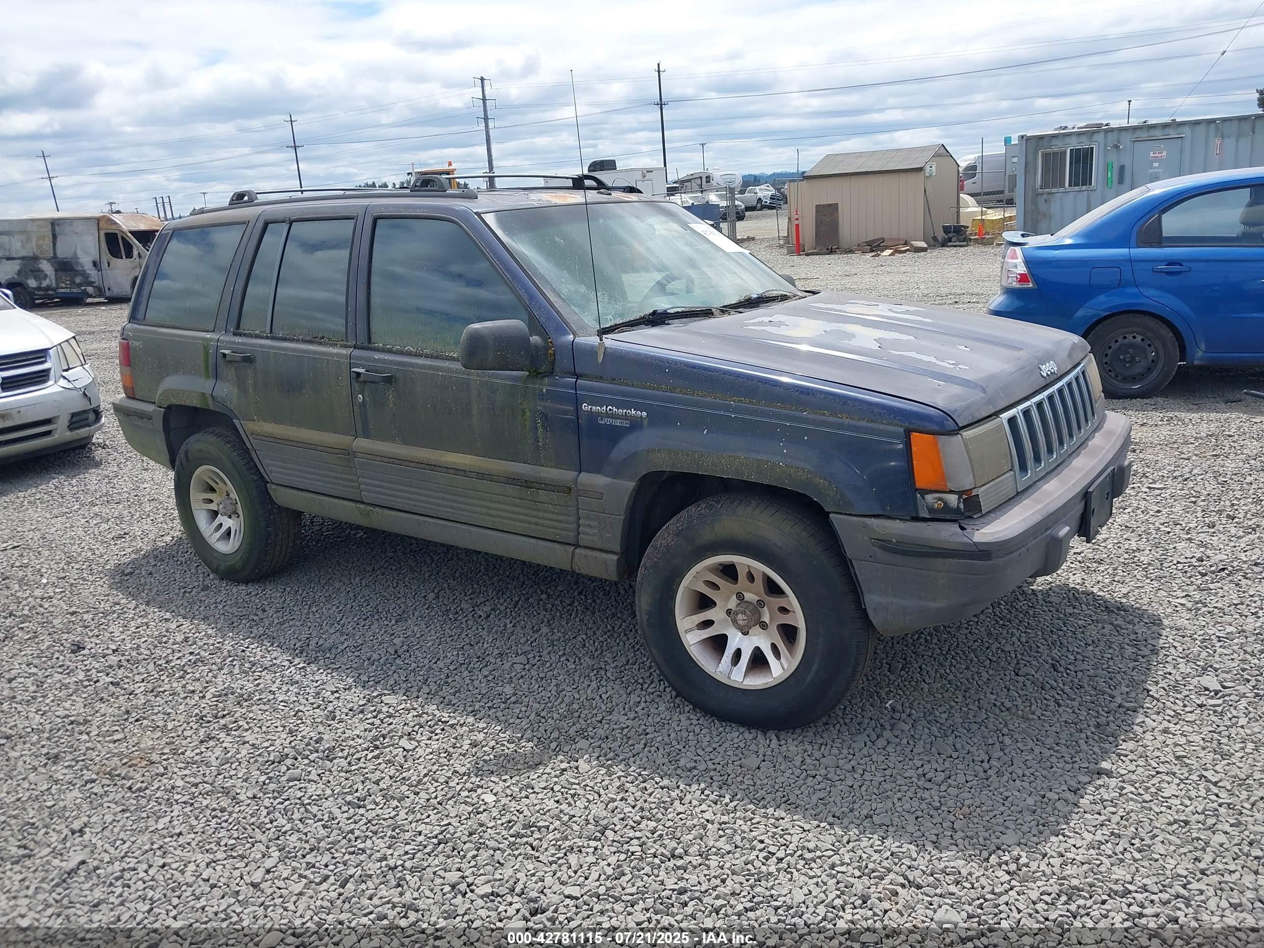 1994 Jeep Grand Cherokee Laredo, VIN 1J4GZ58Y2RC320793 — Normal wear