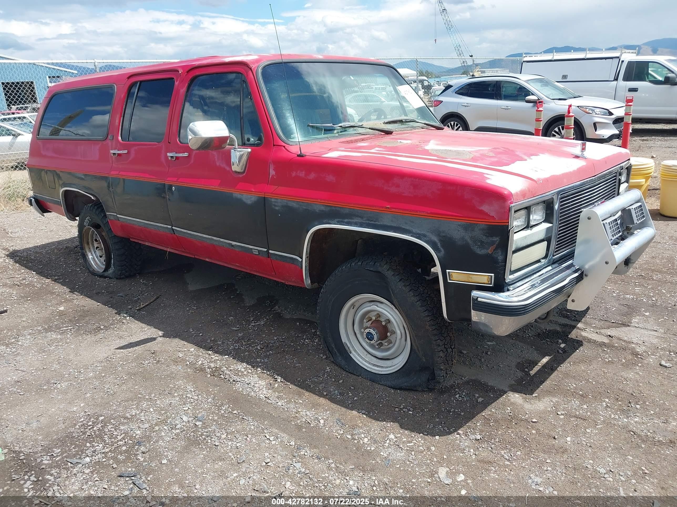 1989 GMC Suburban, VIN 1GKGV26KXKF505116 — Normal wear