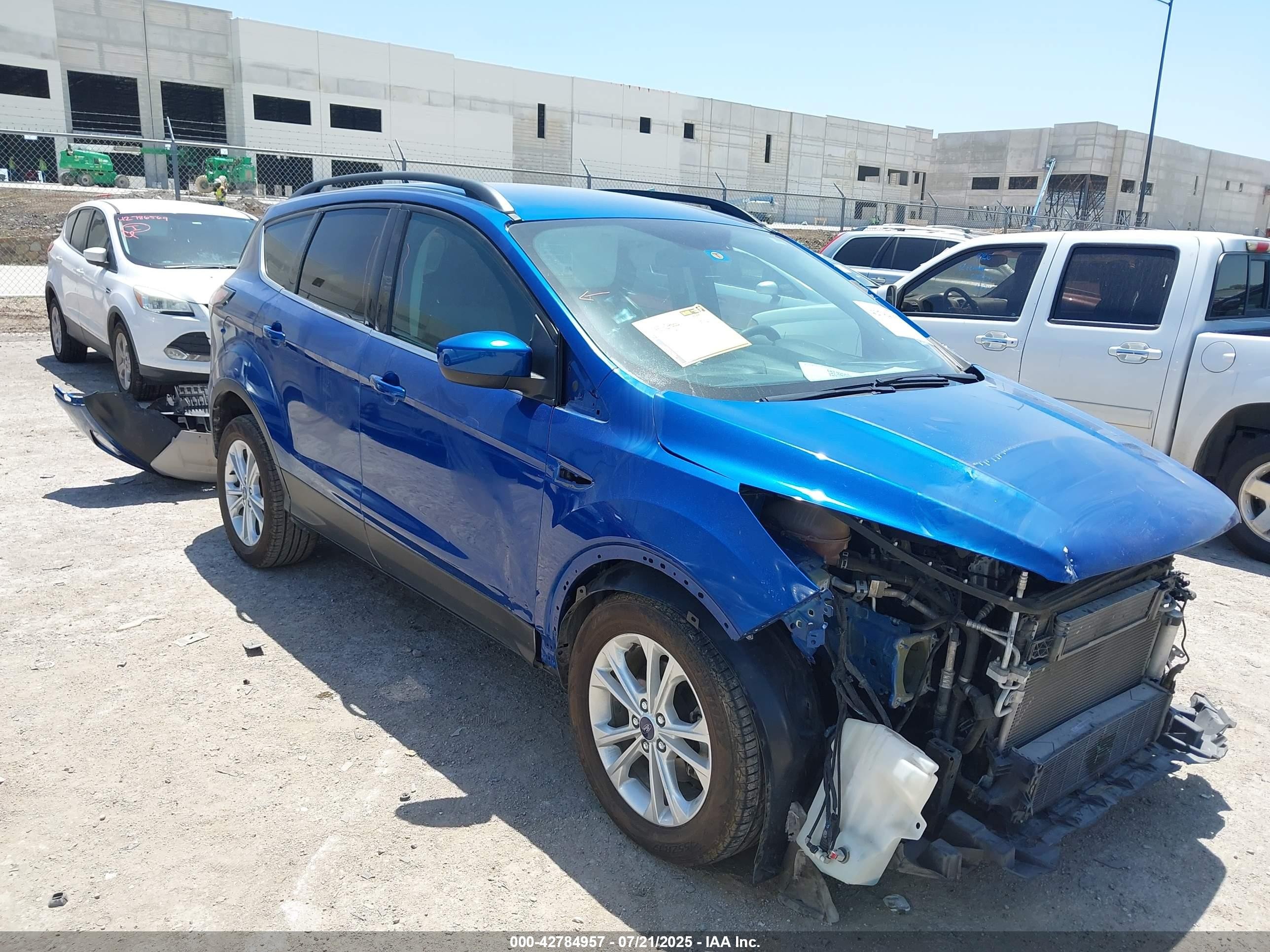 2018 Ford Escape SE, VIN 1FMCU0GD1JUB60033 — Перед
