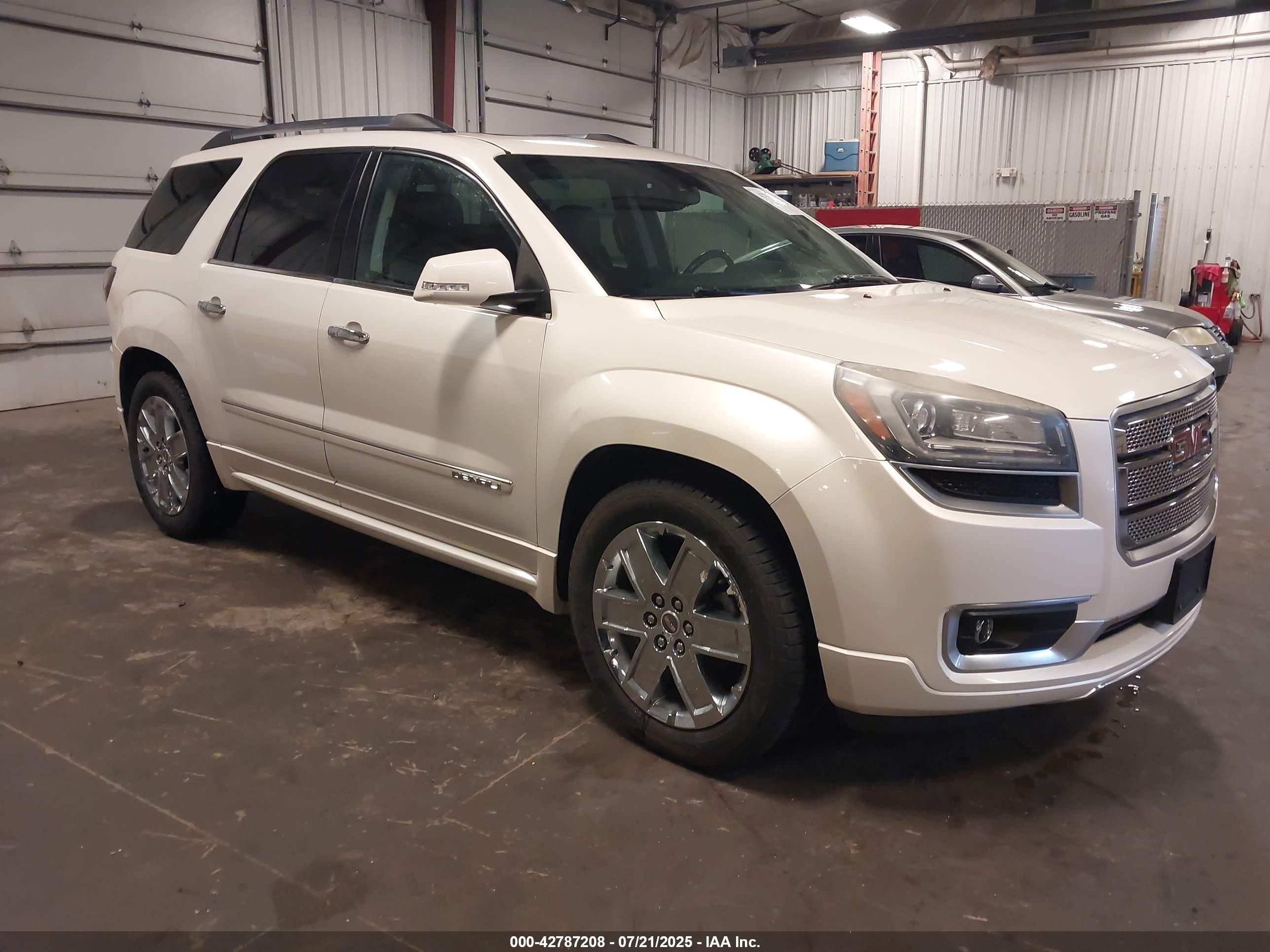 2015 GMC Acadia Denali, VIN 1GKKVTKD2FJ309780 — Пресная вода