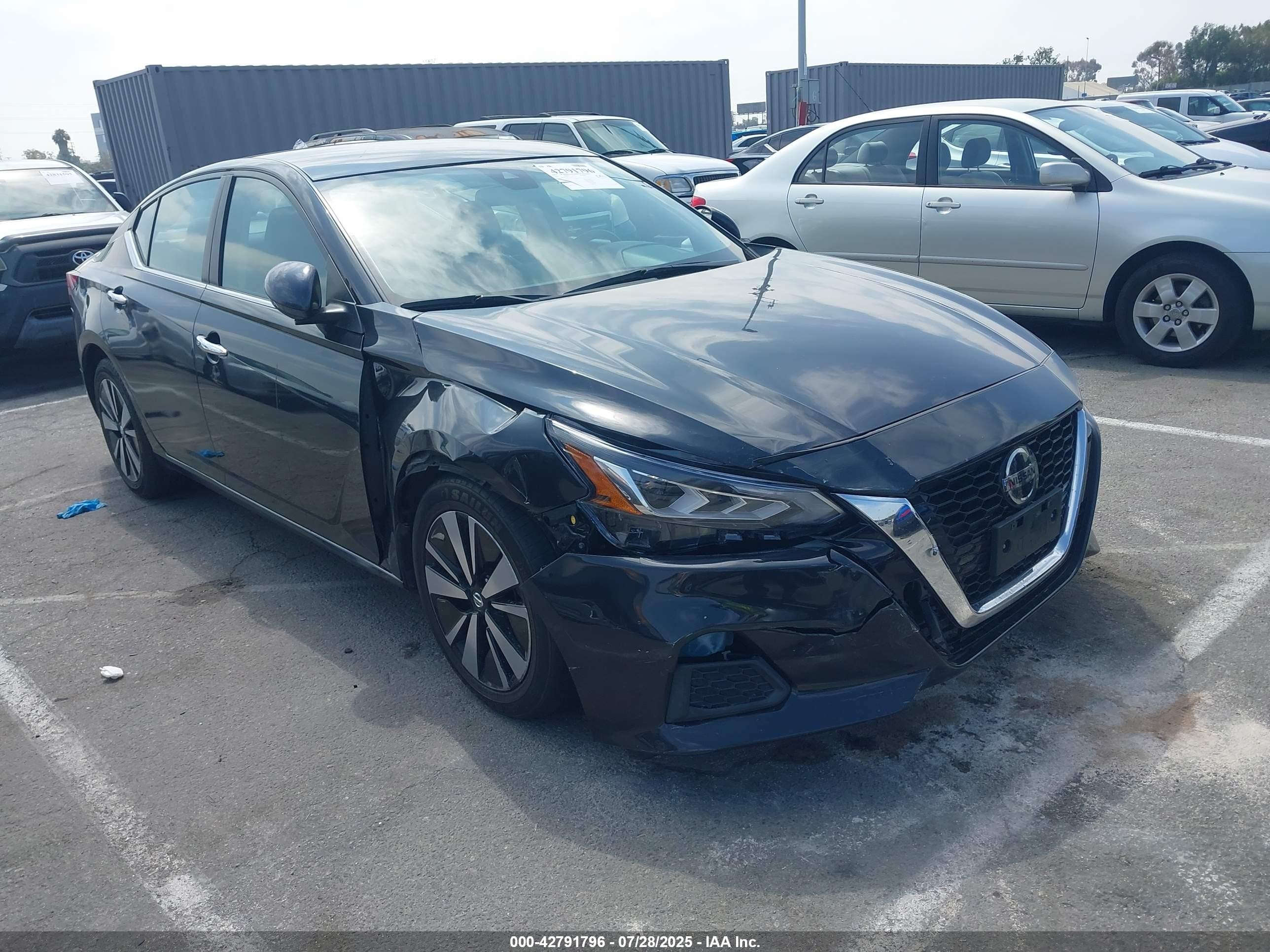 2021 Nissan Altima SV, VIN 1N4BL4DVXMN365412 — Перед