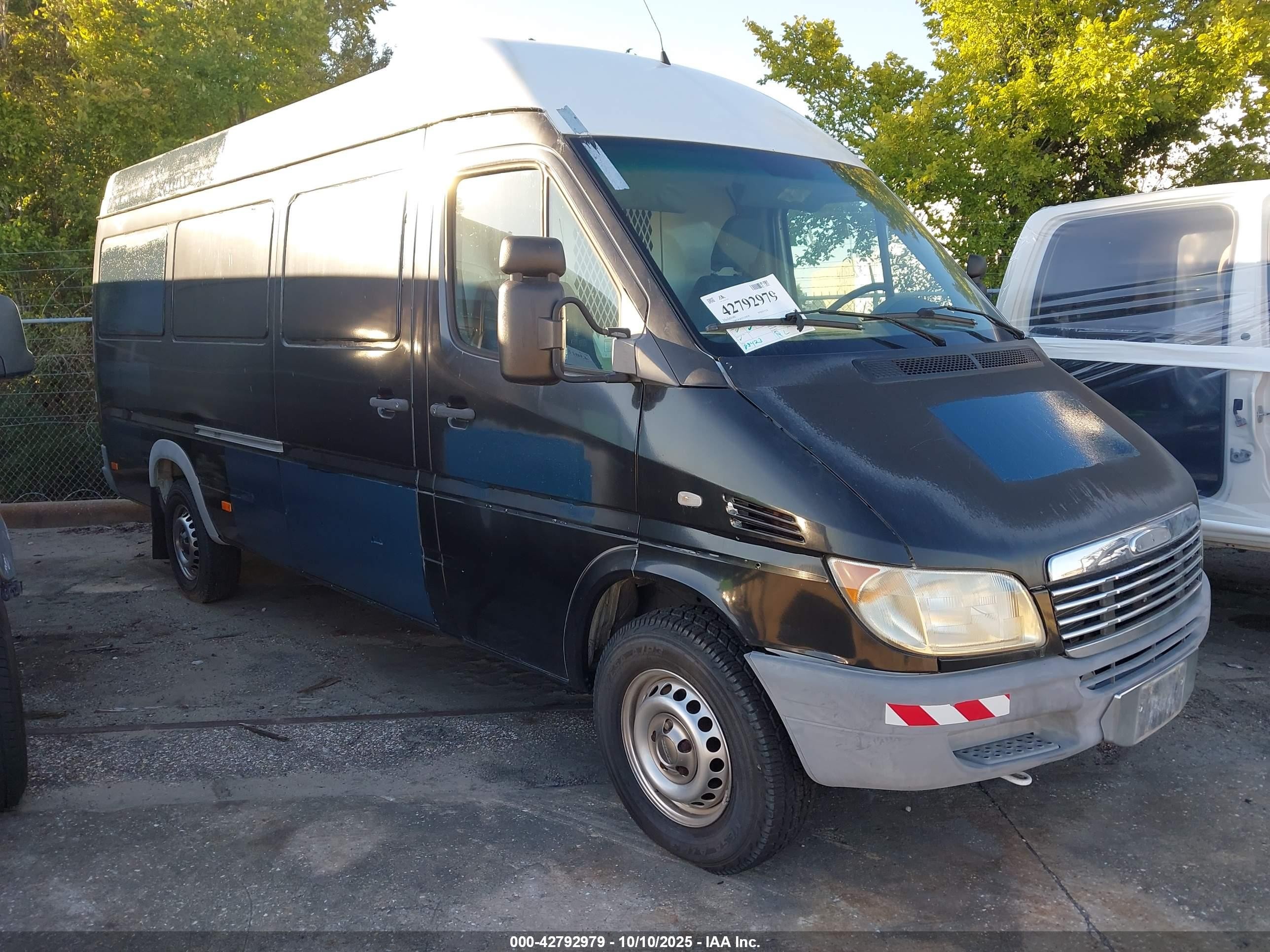 2006 Freightliner Sprinter, VIN WDYPD744X65962136 — Бок