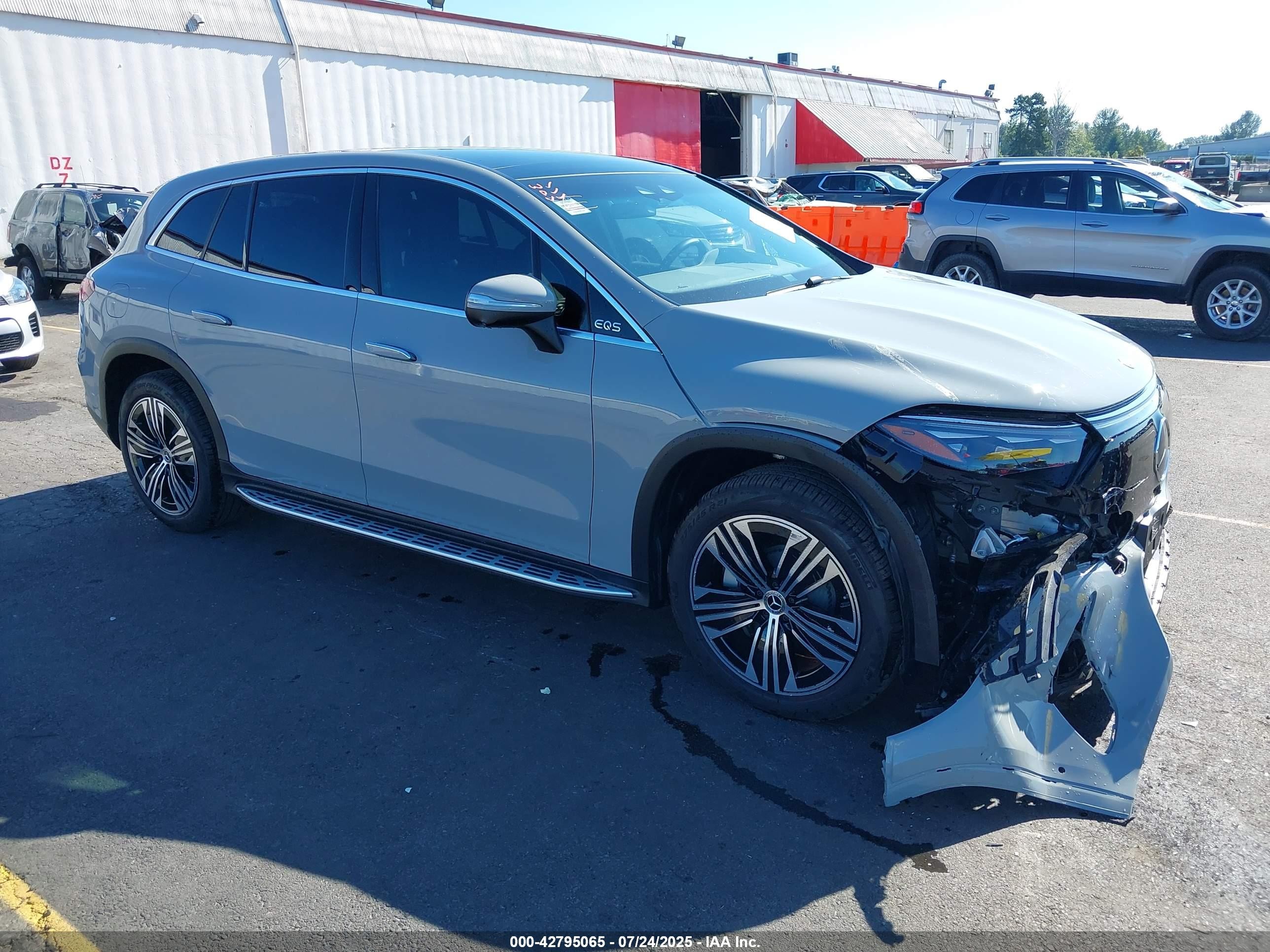 2025 Mercedes-Benz EQS 450, VIN 4JGDM2EB2SA036244 — Front end