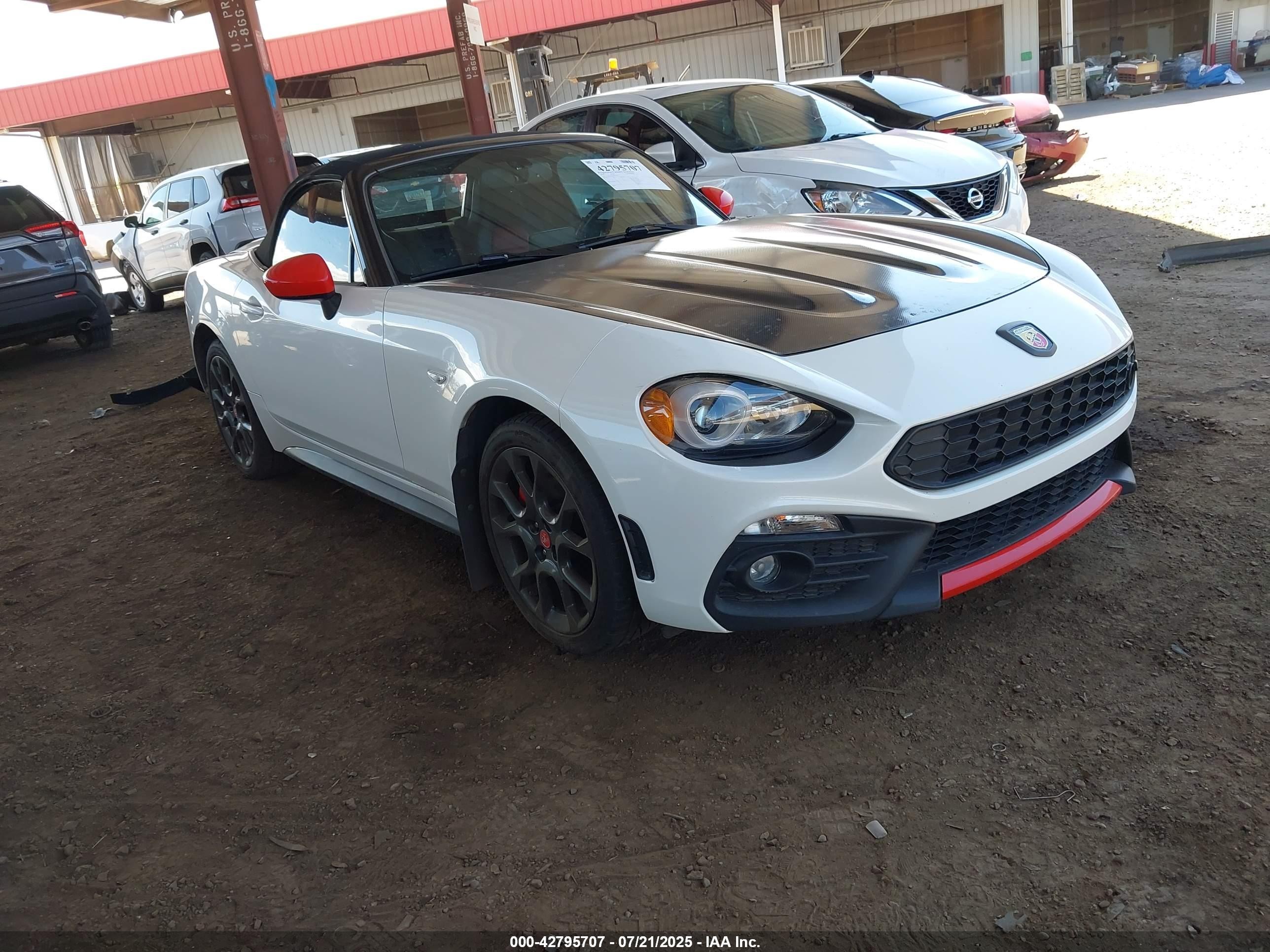 2018 FIAT 124 Spider Classica, VIN JC1NFAEK9J0134539 — Rear end