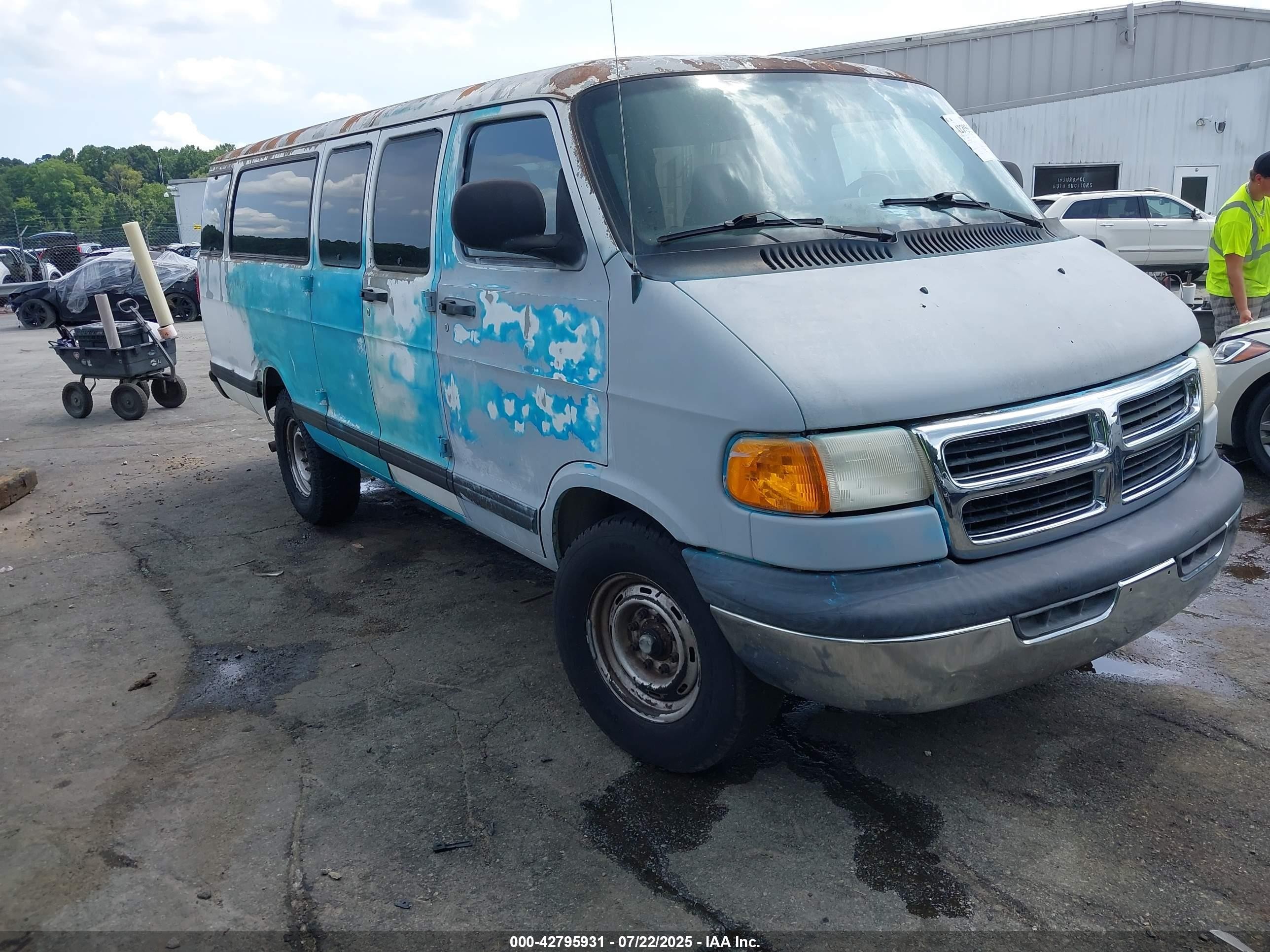 2001 Dodge Passenger, VIN 2B5WB35Z11K549387 — Механическое