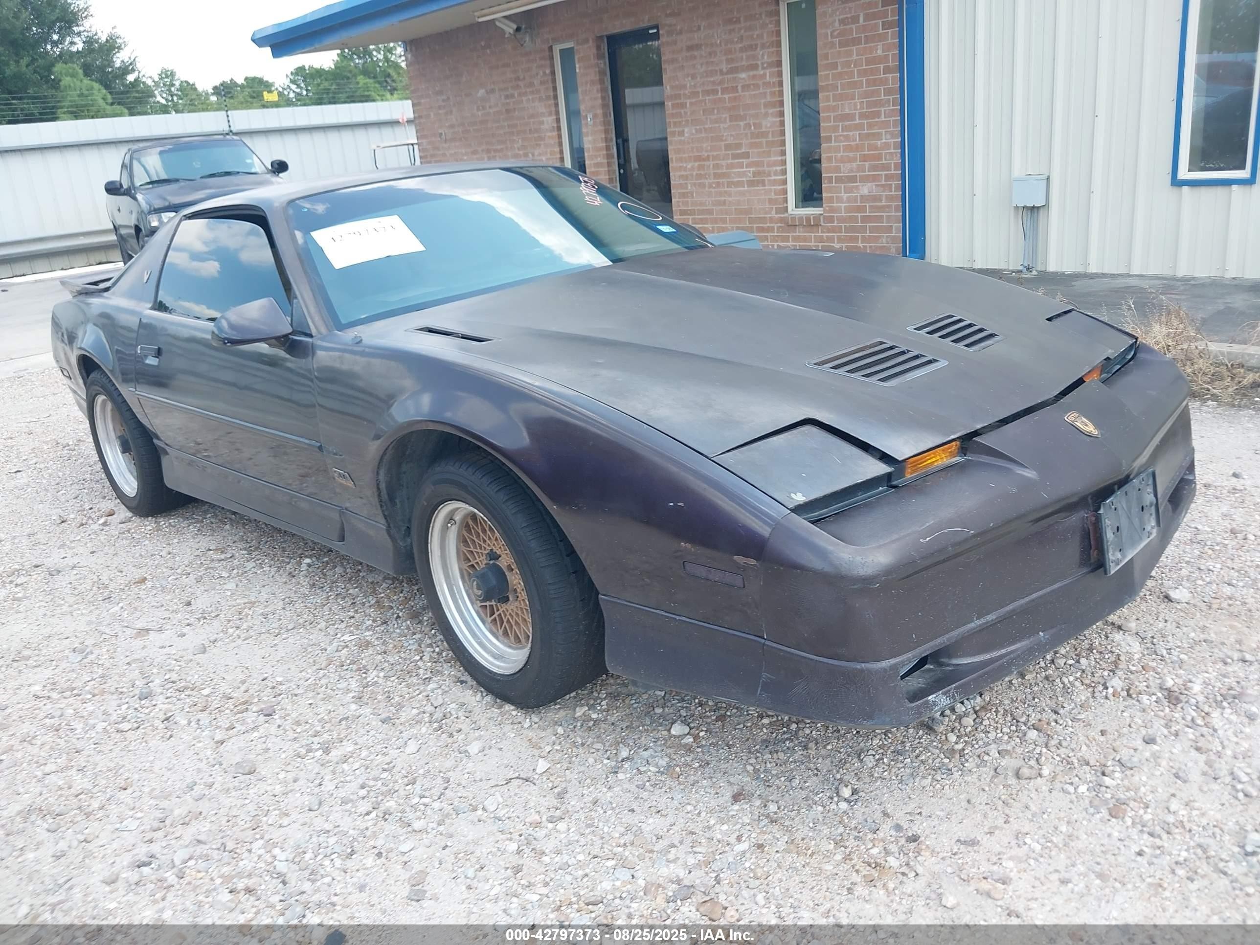 1987 Pontiac Firebird, VIN 1G2FW2180HL220505 — Normal wear