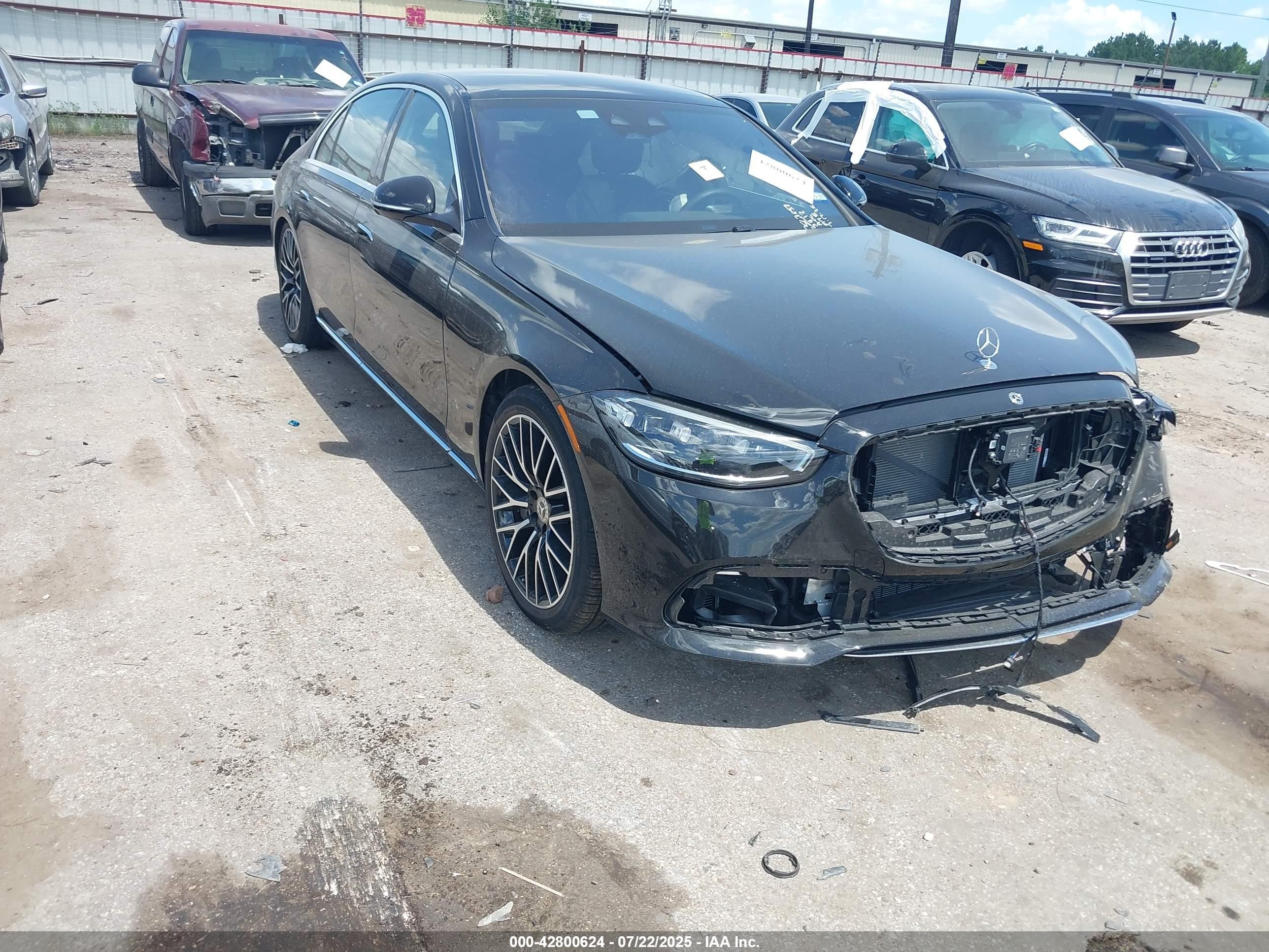 2025 Mercedes-Benz S 580, VIN W1K6G7GB1SA325412 — Front end