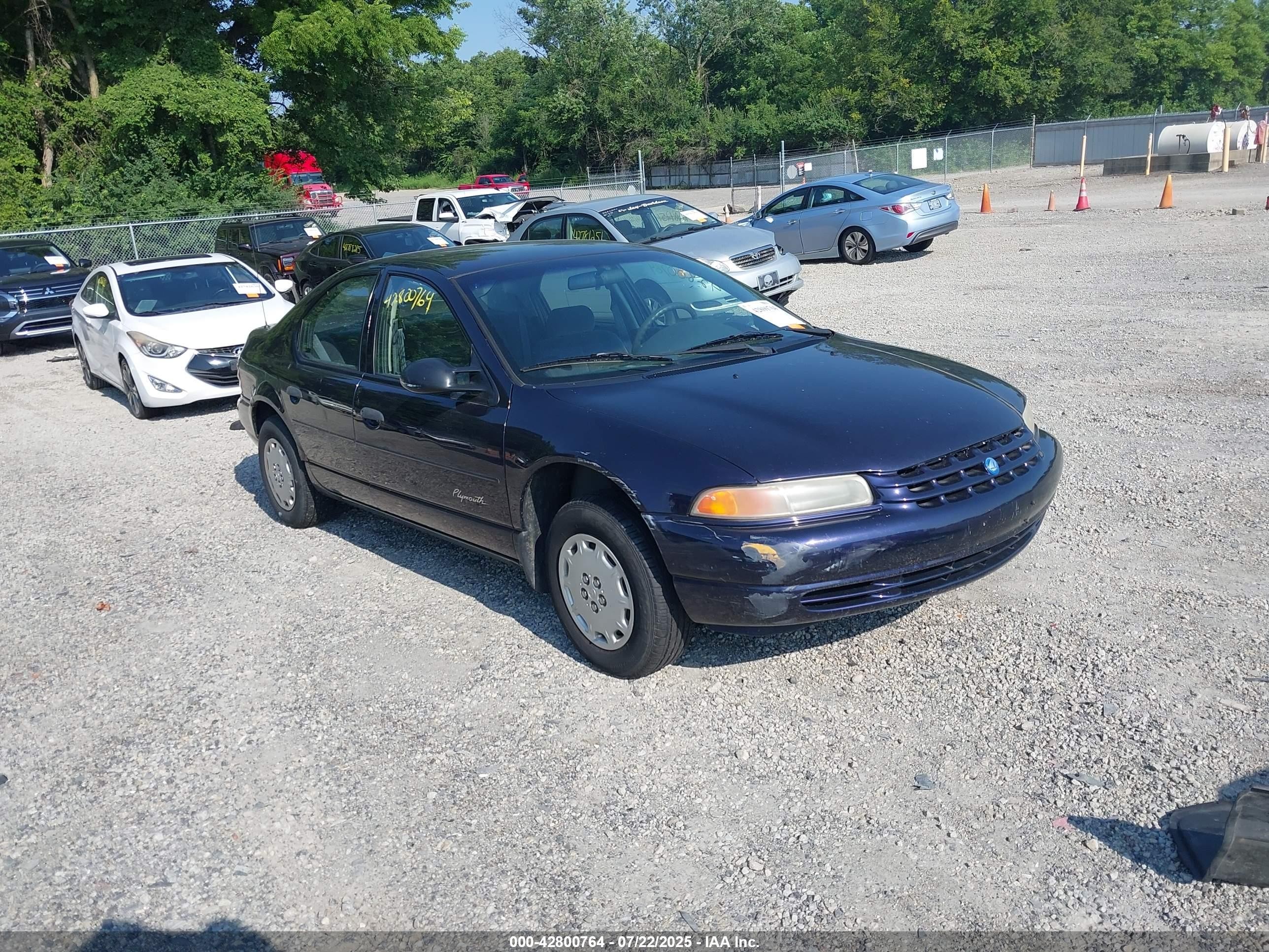 2000 Plymouth Breeze, VIN 1P3EJ46X4YN133115 — Бок