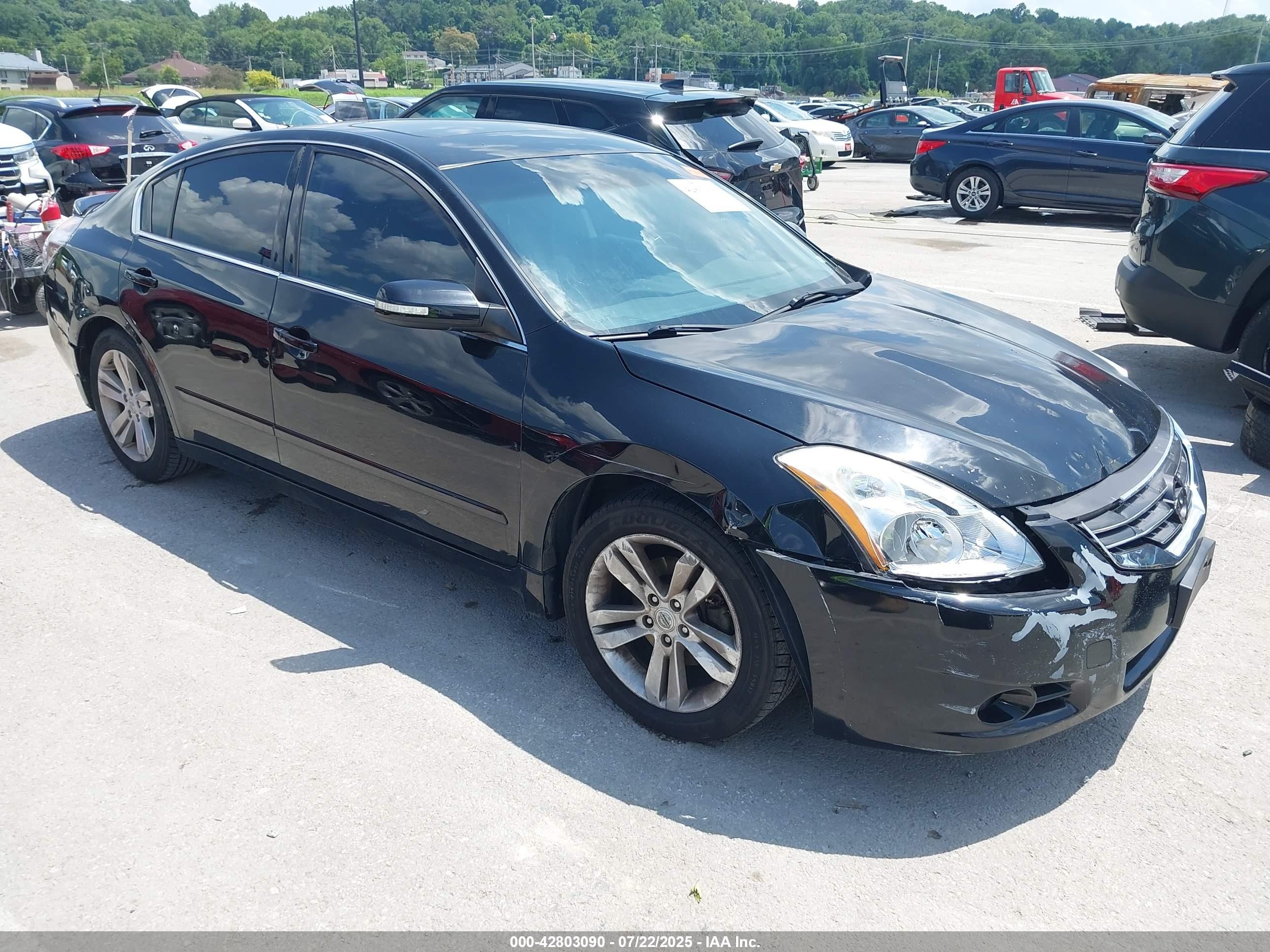 2011 Nissan Altima SR, VIN 1N4BL2AP5BN448222 — Front end