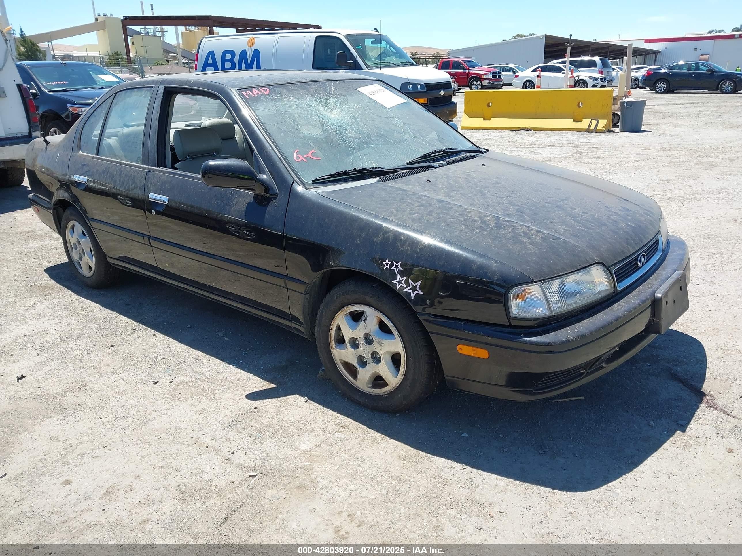 1995 Infiniti G20, VIN JNKCP01D6ST511321 — Front end