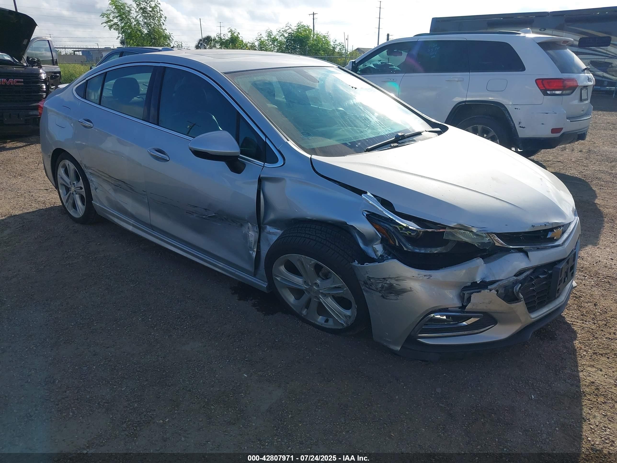 2016 Chevrolet Cruze Premier, VIN 1G1BG5SM3G7305195 — Front end