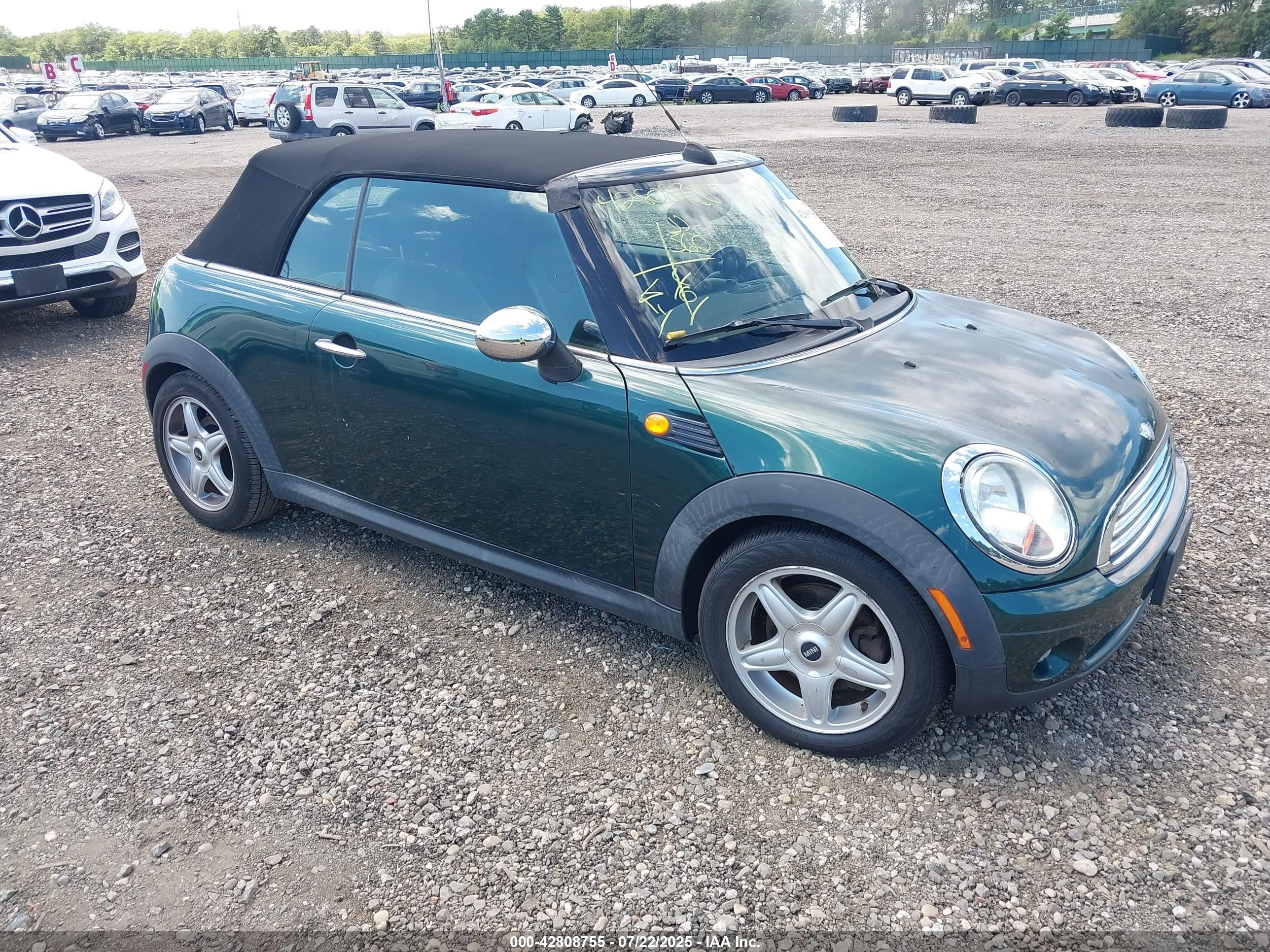 2009 MINI Convertible, VIN WMWMR33549TU95246 — Front end