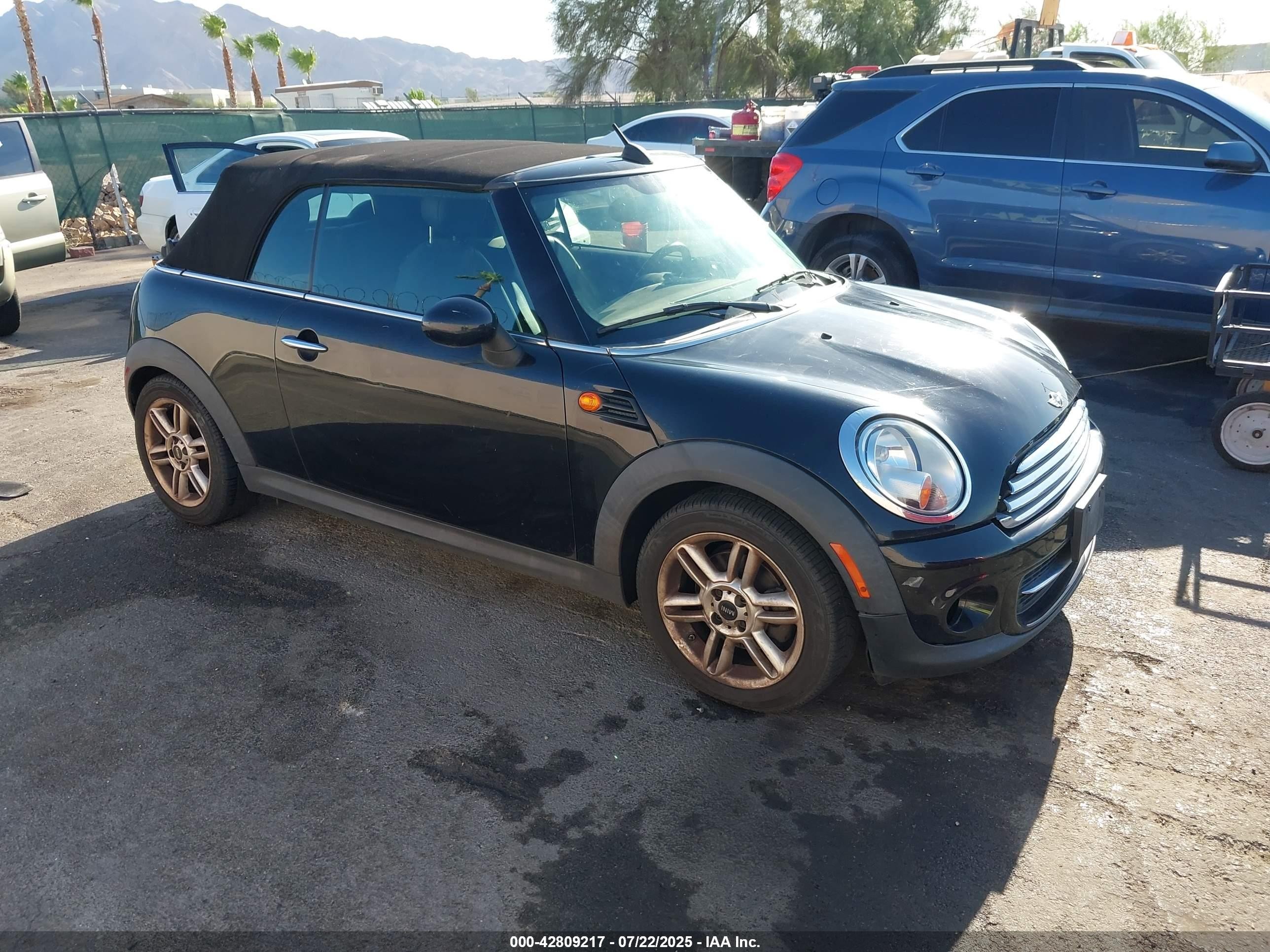 2015 MINI Convertible, VIN WMWZN3C50FT266835 — Перед