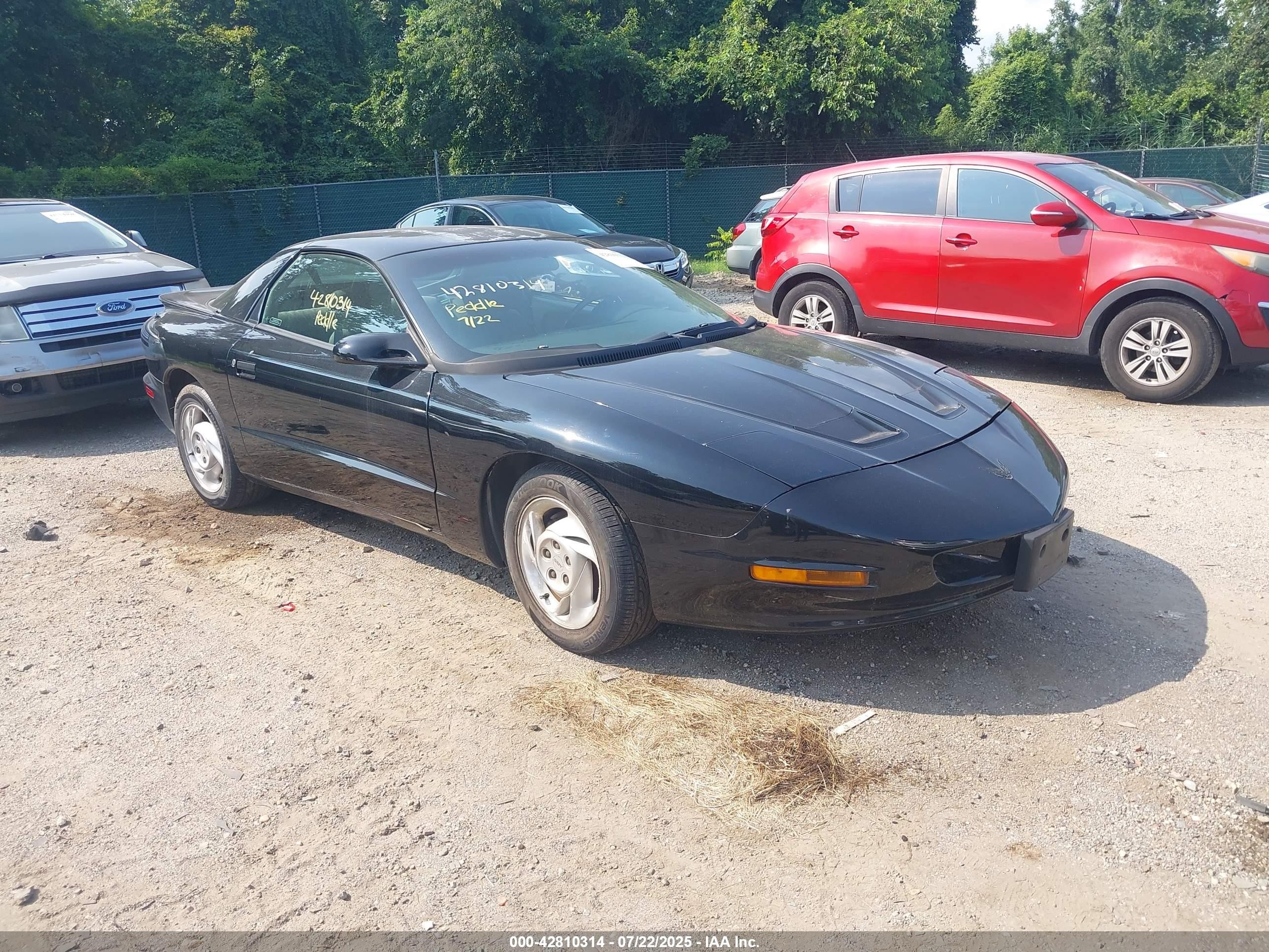1993 Pontiac Firebird Formula, VIN 2G2FV22P1P2200366 — Front end