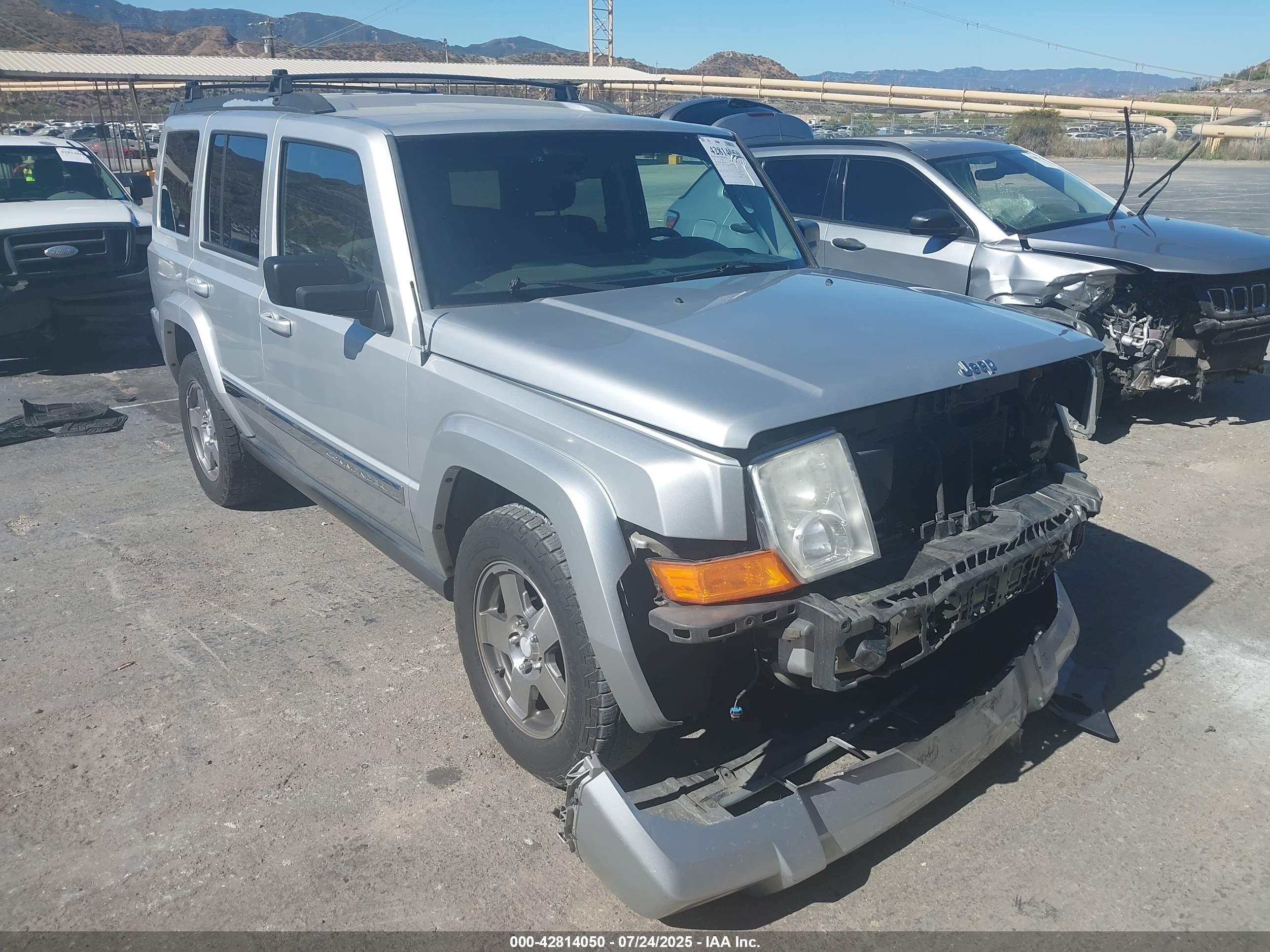 2010 Jeep Commander Sport, VIN 1J4RG4GK9AC108063 — Front end