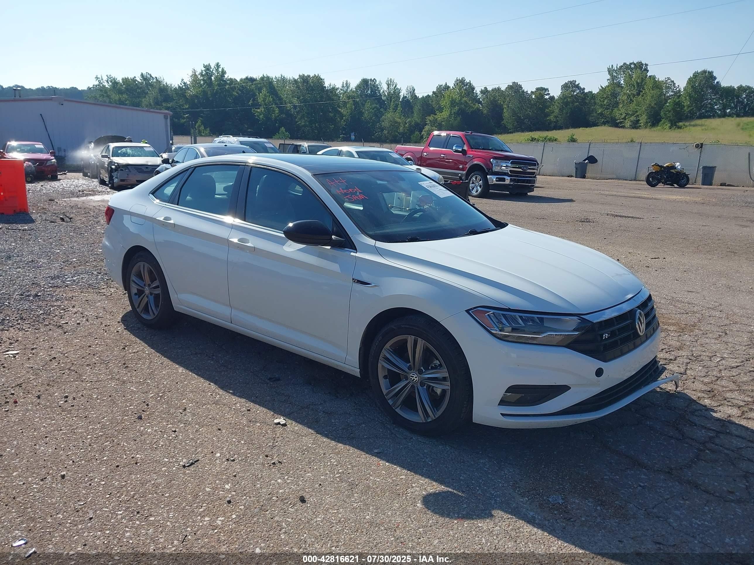 2021 Volkswagen Jetta S, VIN 3VWC57BU0MM039792 — Front end