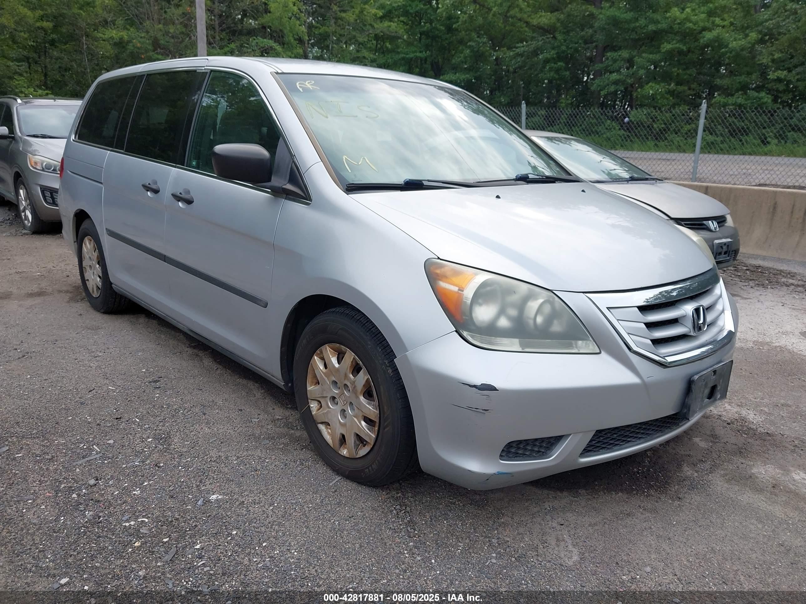 2010 Honda Odyssey LX, VIN 5FNRL3H28AB053411 — Фото с аукциона