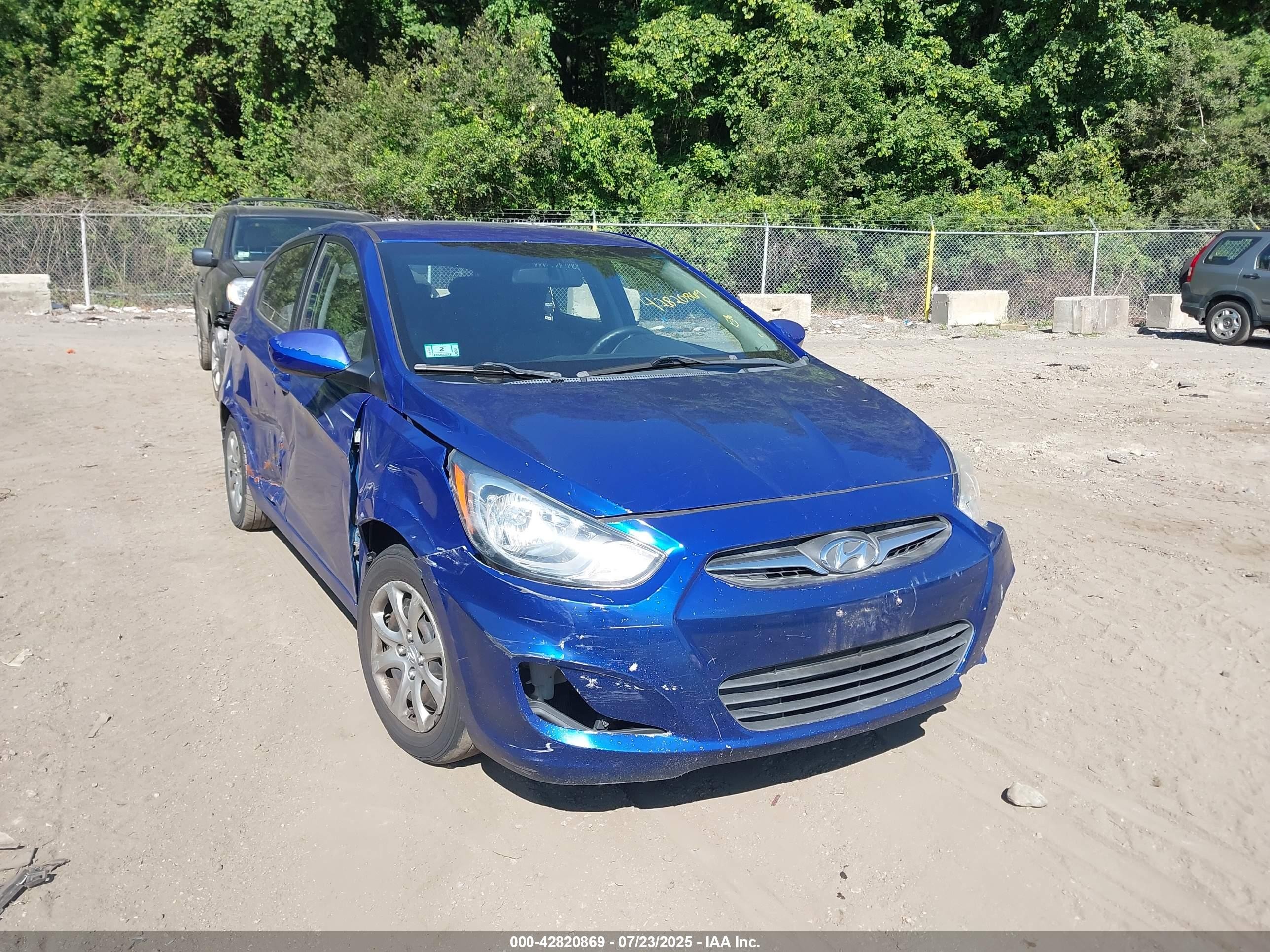 2013 Hyundai Accent GS, VIN KMHCT5AE0DU082236 — Front end