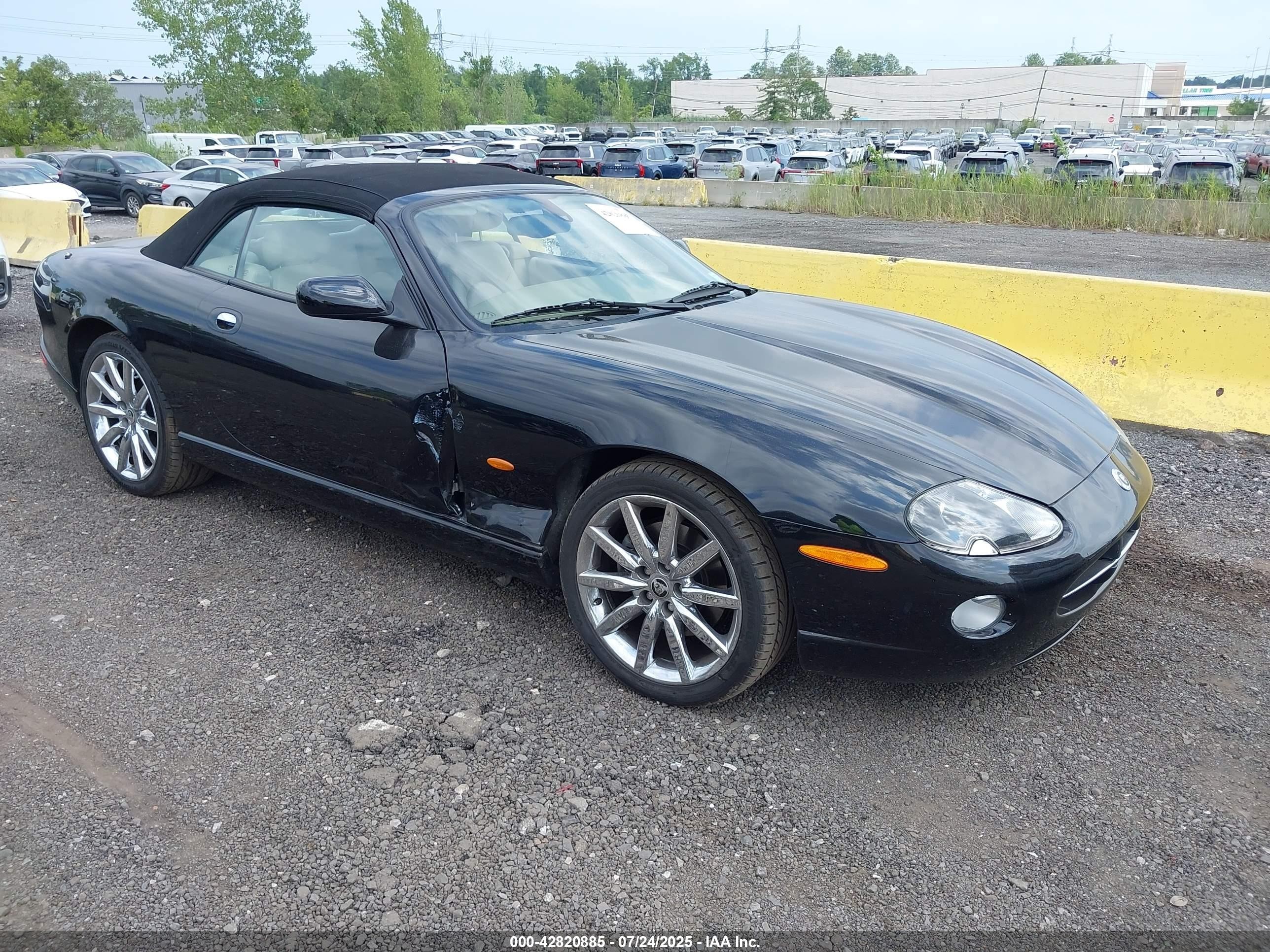 2006 Jaguar XK XK8, VIN SAJDA42C562A47667 — Side