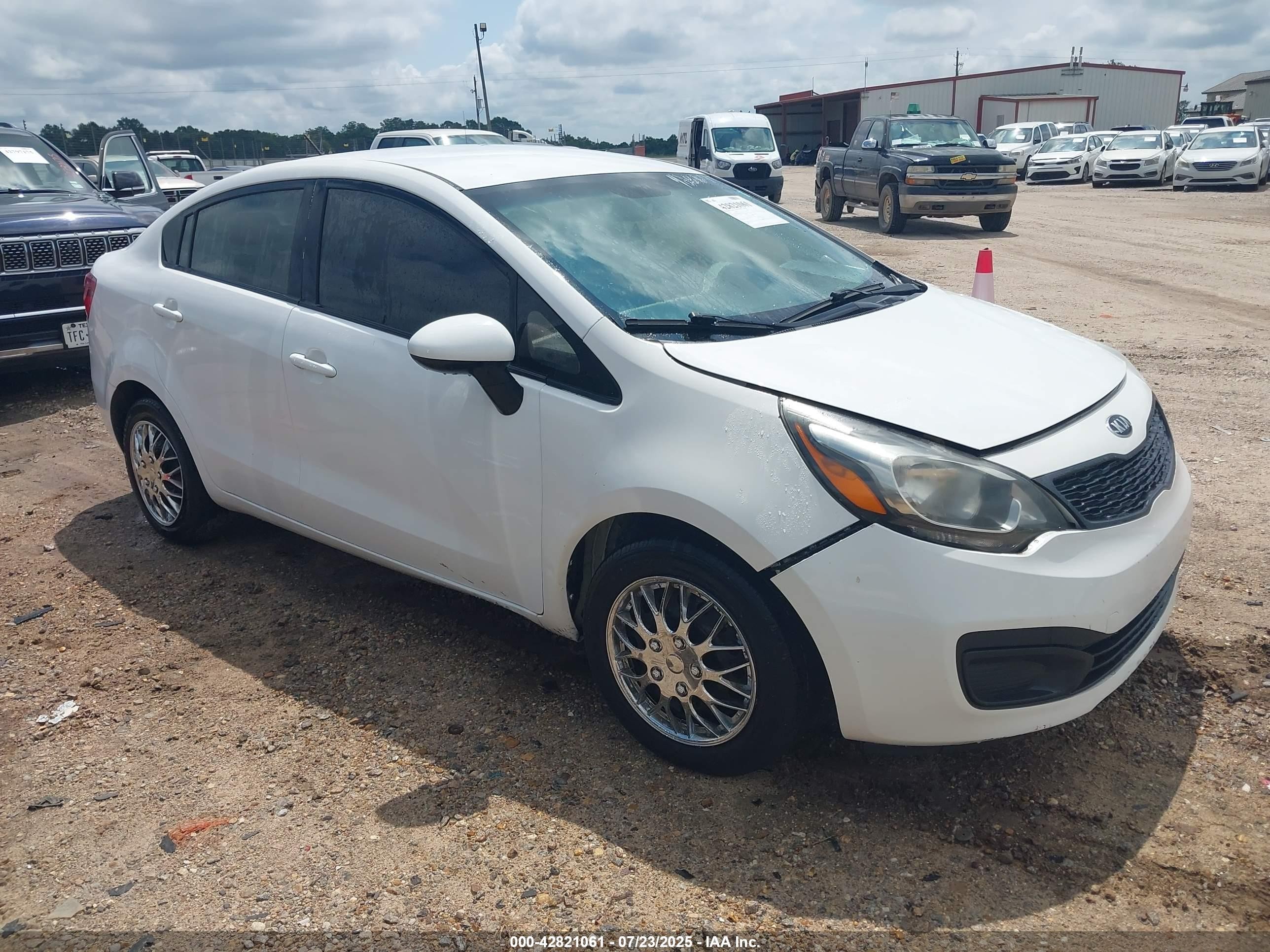 2013 Kia Rio LX, VIN KNADM4A32D6269543 — Front end