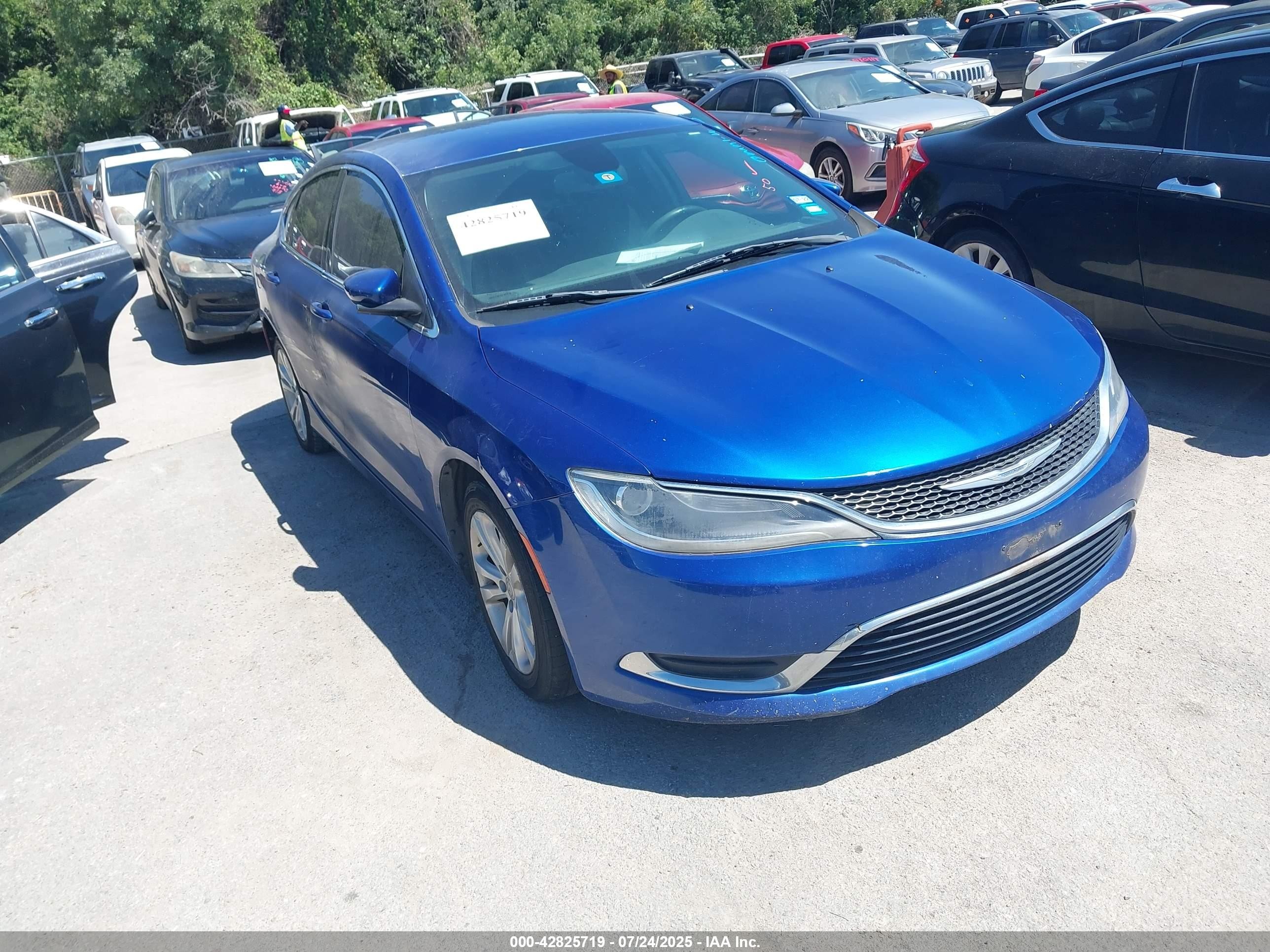 2015 Chrysler 200 Limited, VIN 1C3CCCAB0FN594689 — Normal wear