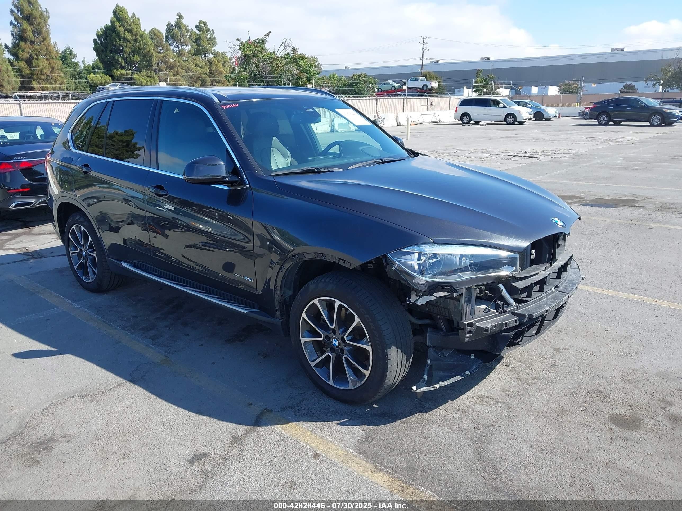2018 BMW X5 xDrive35i, VIN 5UXKR0C50J0Y00724 — Front end
