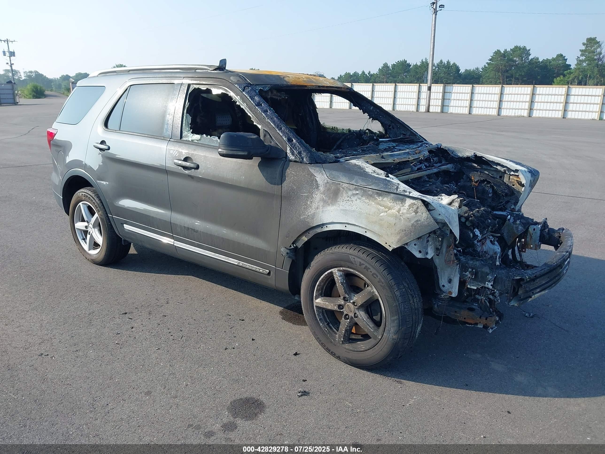 2017 Ford Explorer XLT, VIN 1FM5K8D83HGD41485 — Engine fire
