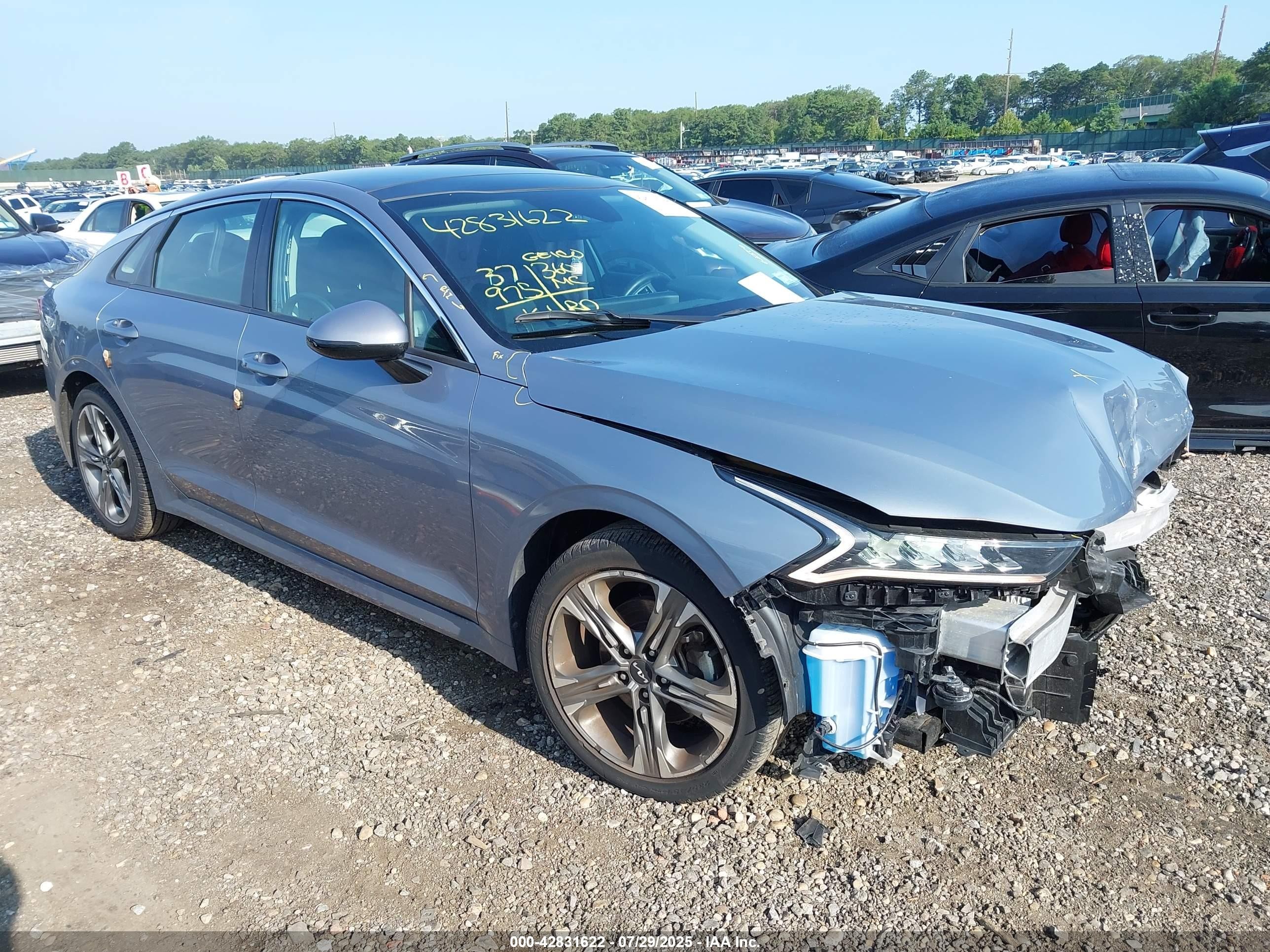 2022 Kia K5 EX, VIN 5XXG34J21NG136267 — Front end