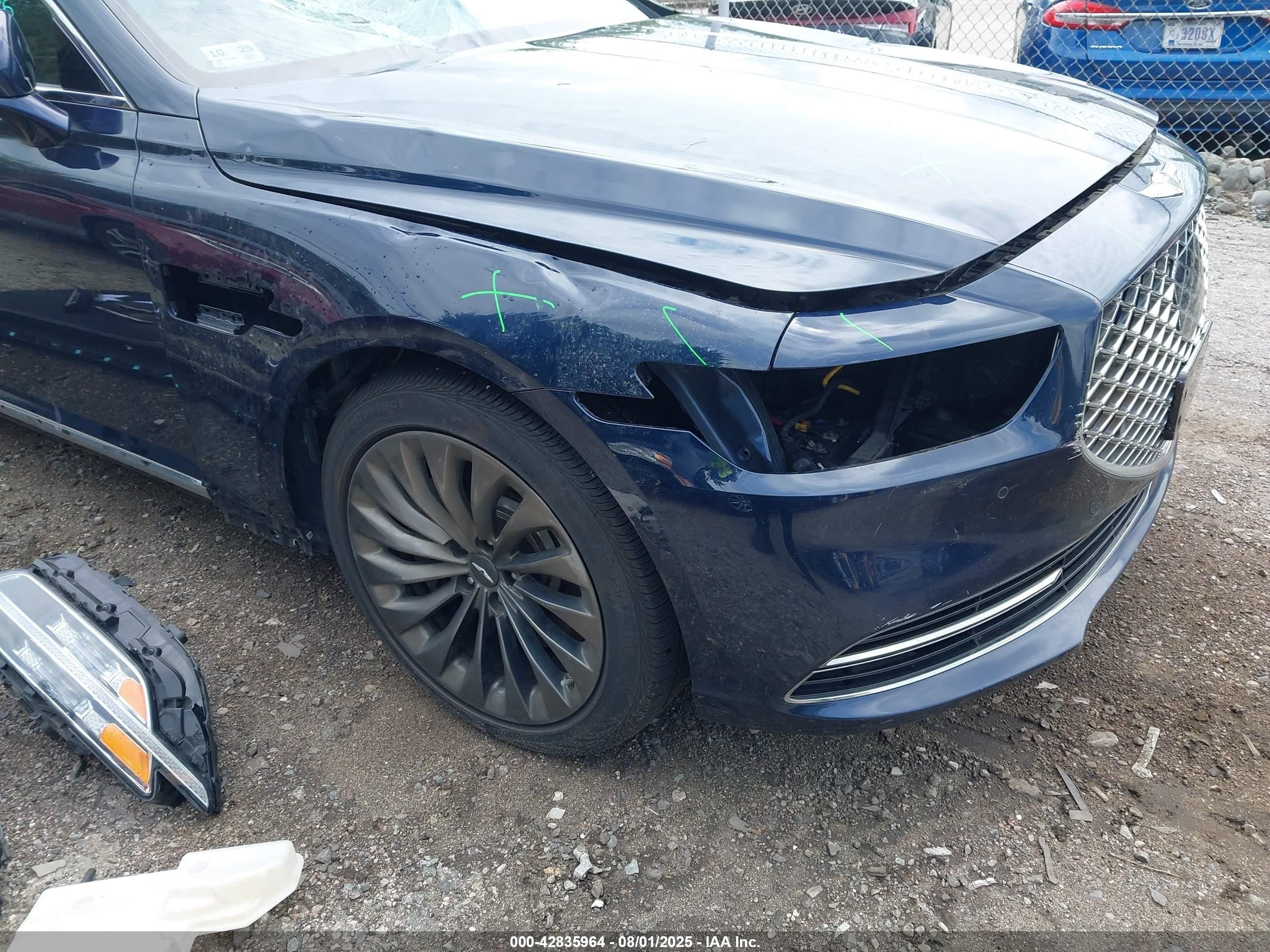 2020 Genesis G90 Premium, VIN KMTF34PA4LU078769 — Перед