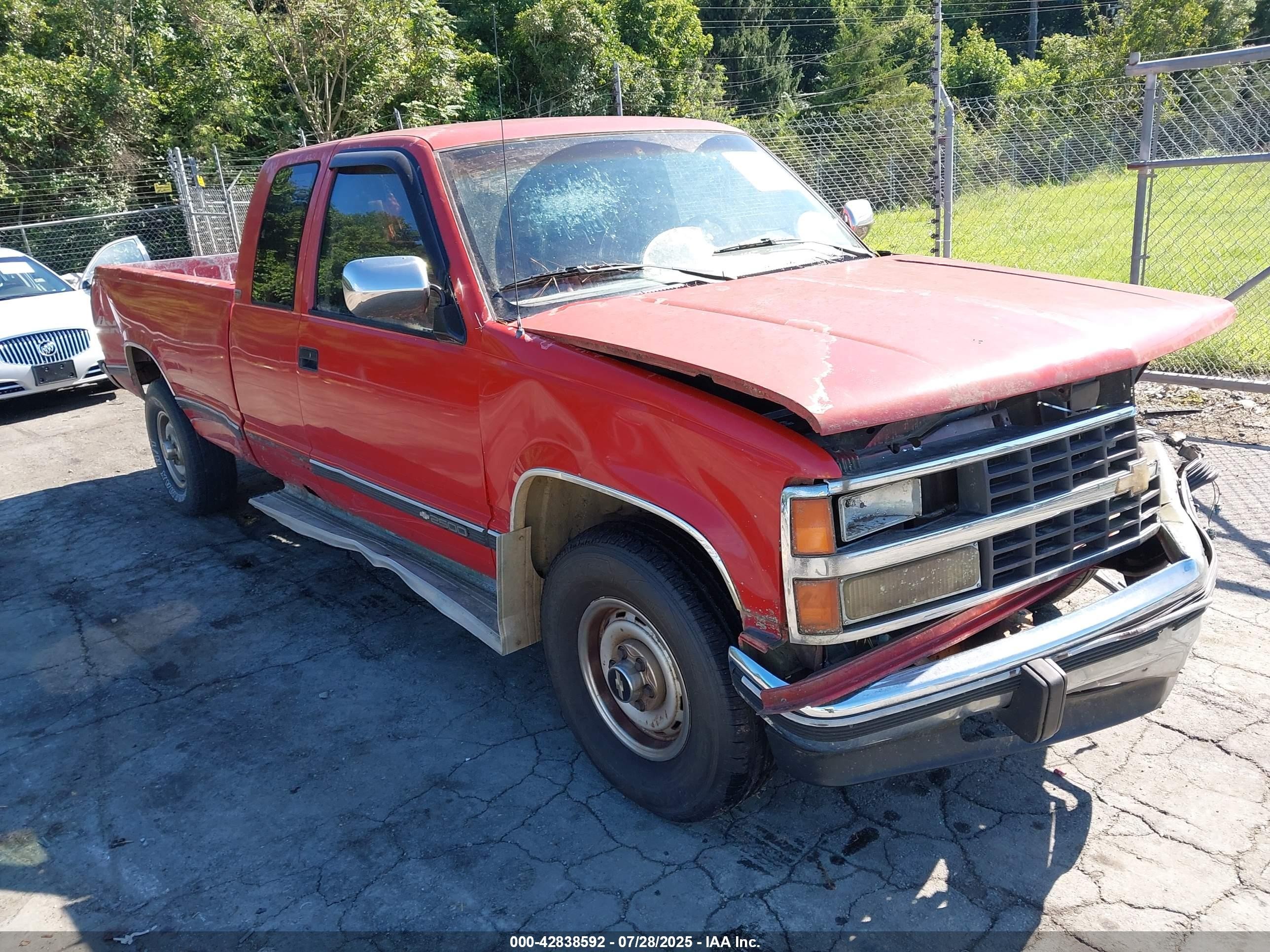 1990 Chevrolet Silverado 2500, VIN 2GCFK29K3L1245629 — Перед