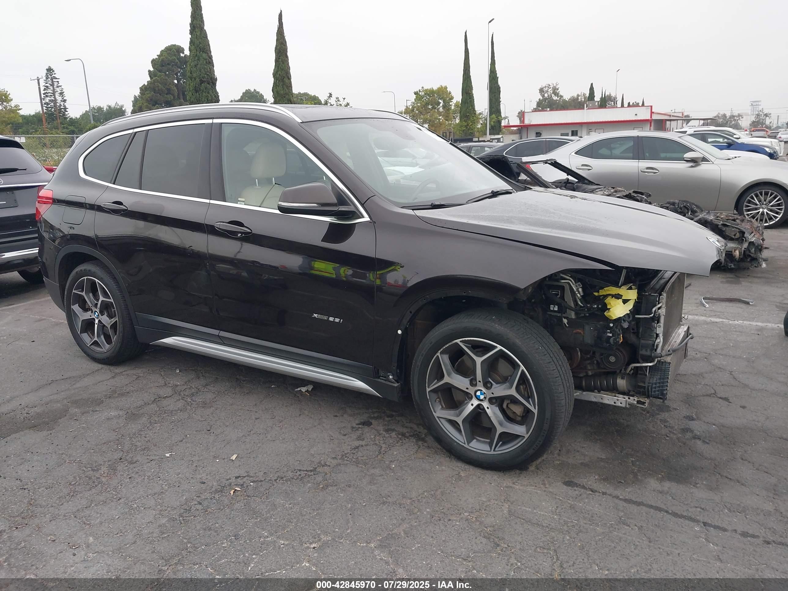 2016 BMW X1 xDrive28i, VIN WBXHT3C35G5E54247 — Front end