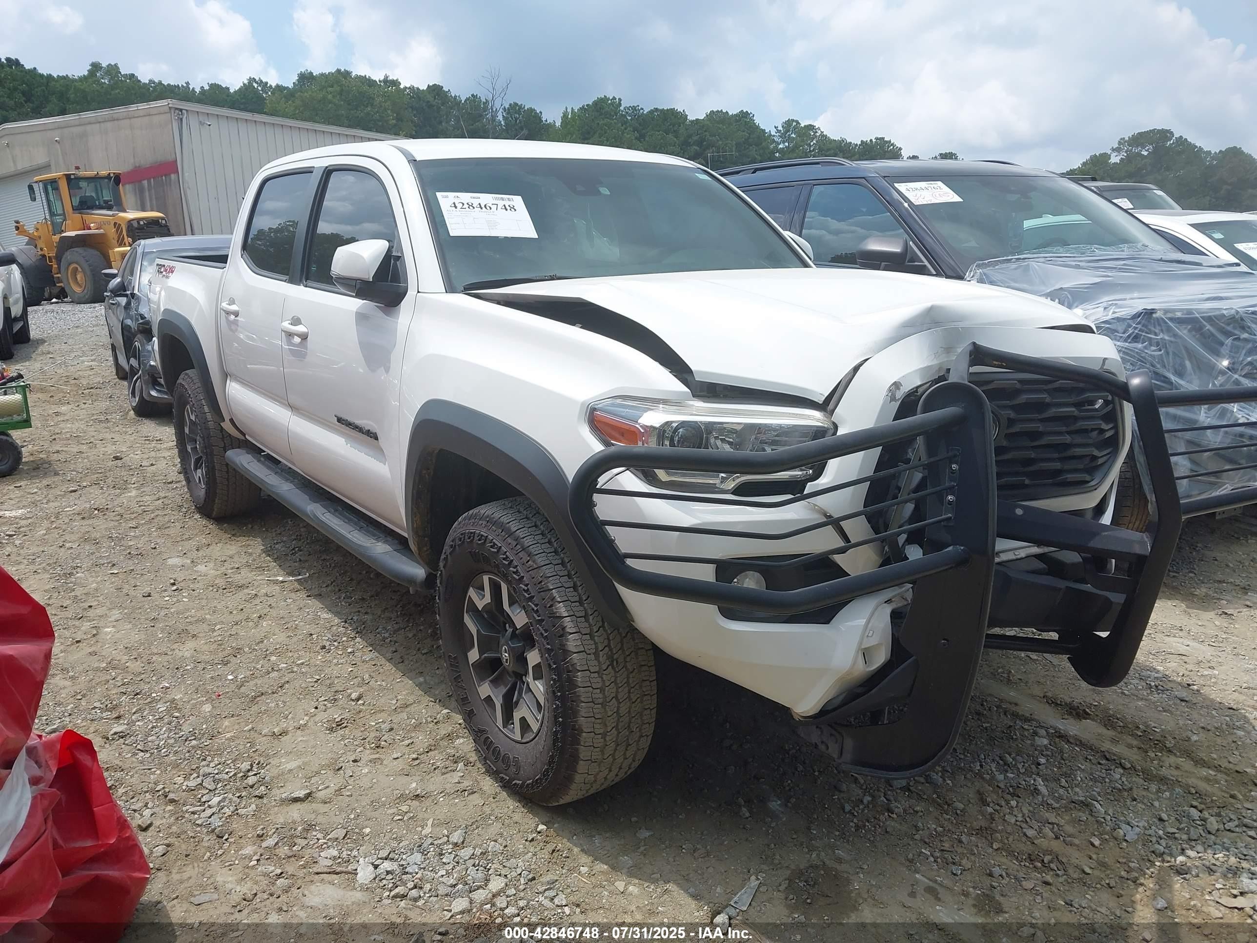 2021 Toyota Tacoma SR, VIN 3TMCZ5AN7MM377745 — Front end