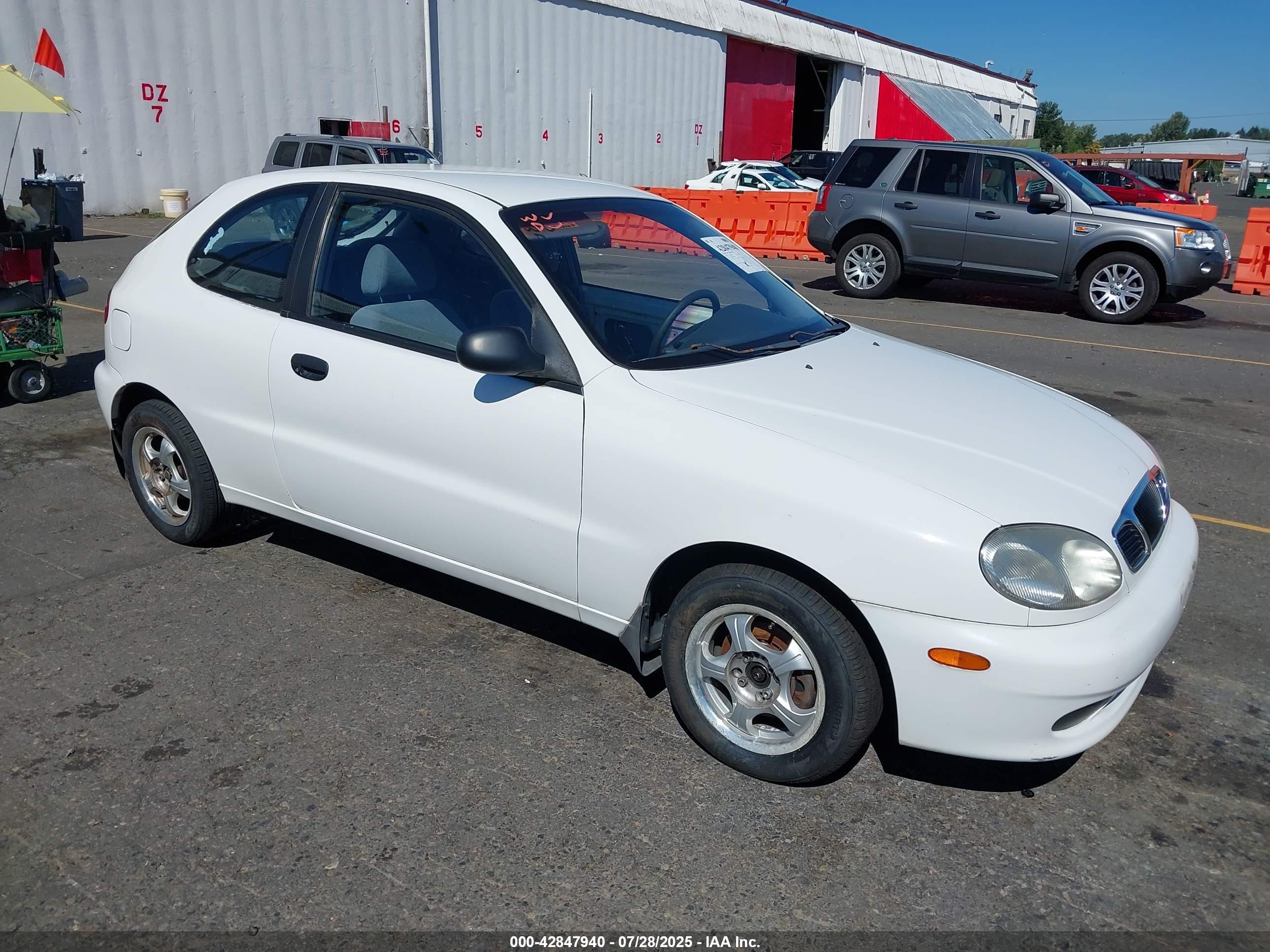 2000 Daewoo Lanos S, VIN KLATA2264YB559095 — Бок