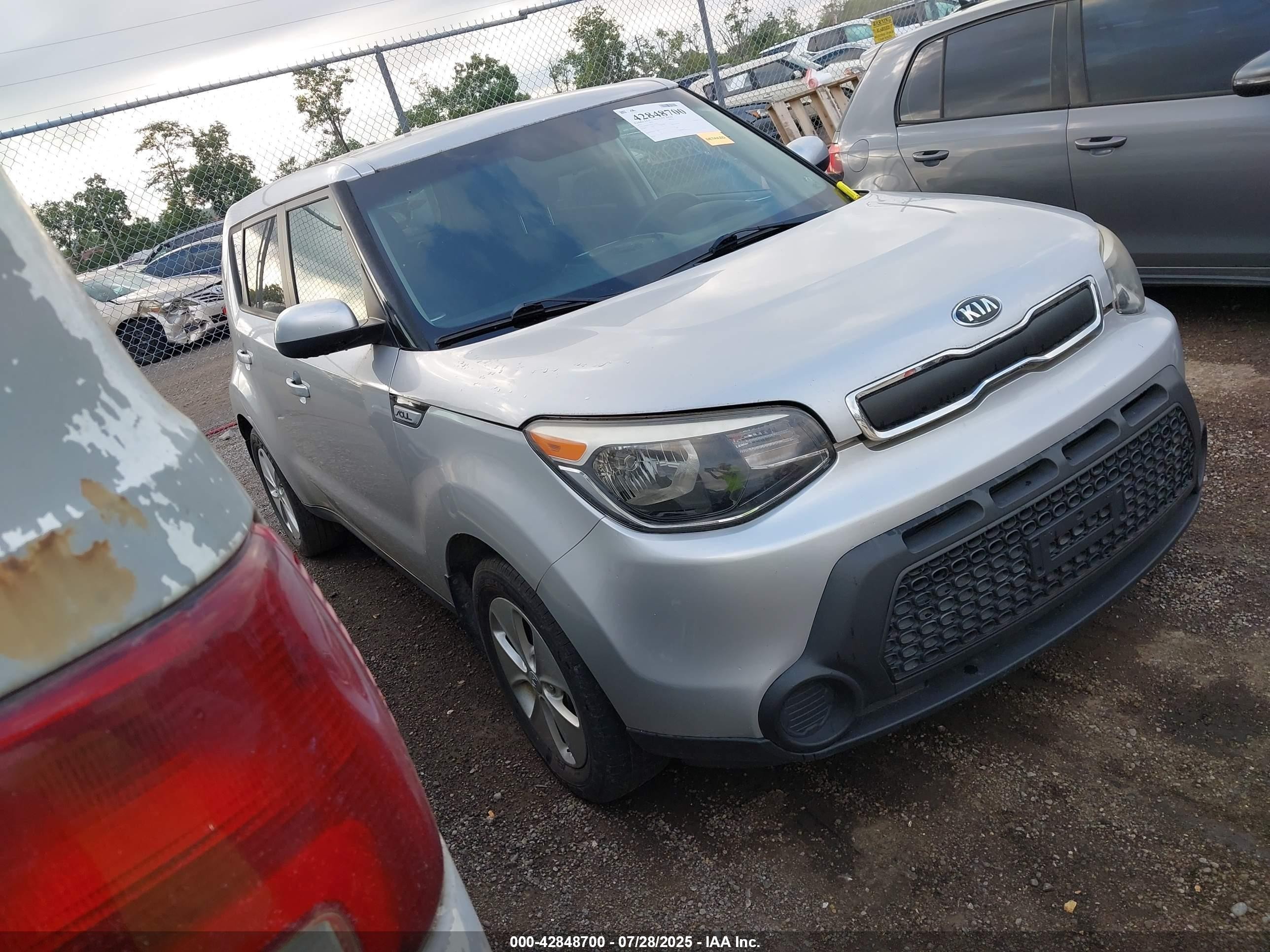 2015 Kia Soul, VIN KNDJN2A25F7754982 — Front end