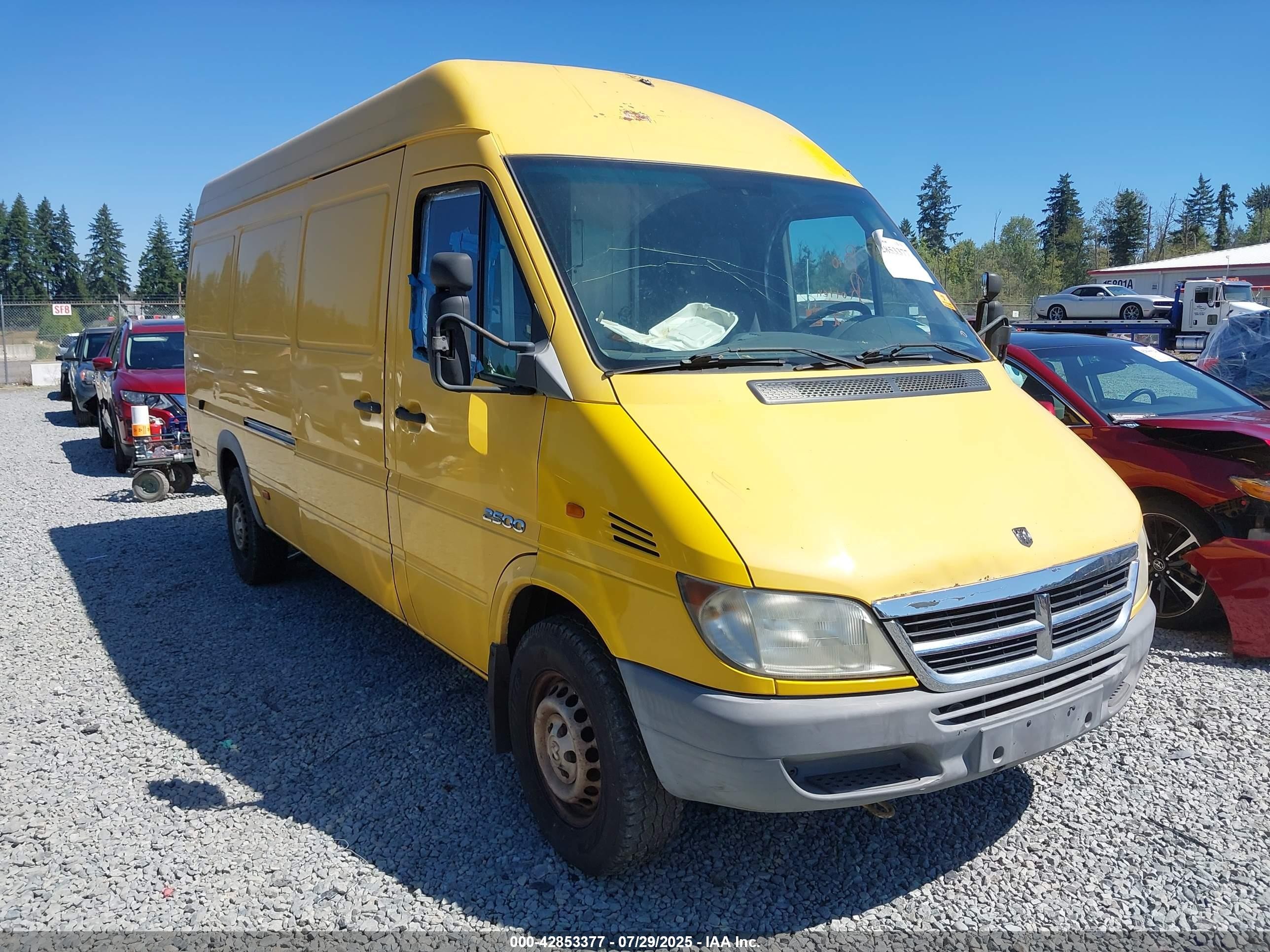 2003 Dodge Sprinter, VIN WD2YD742X35555992 — Перед