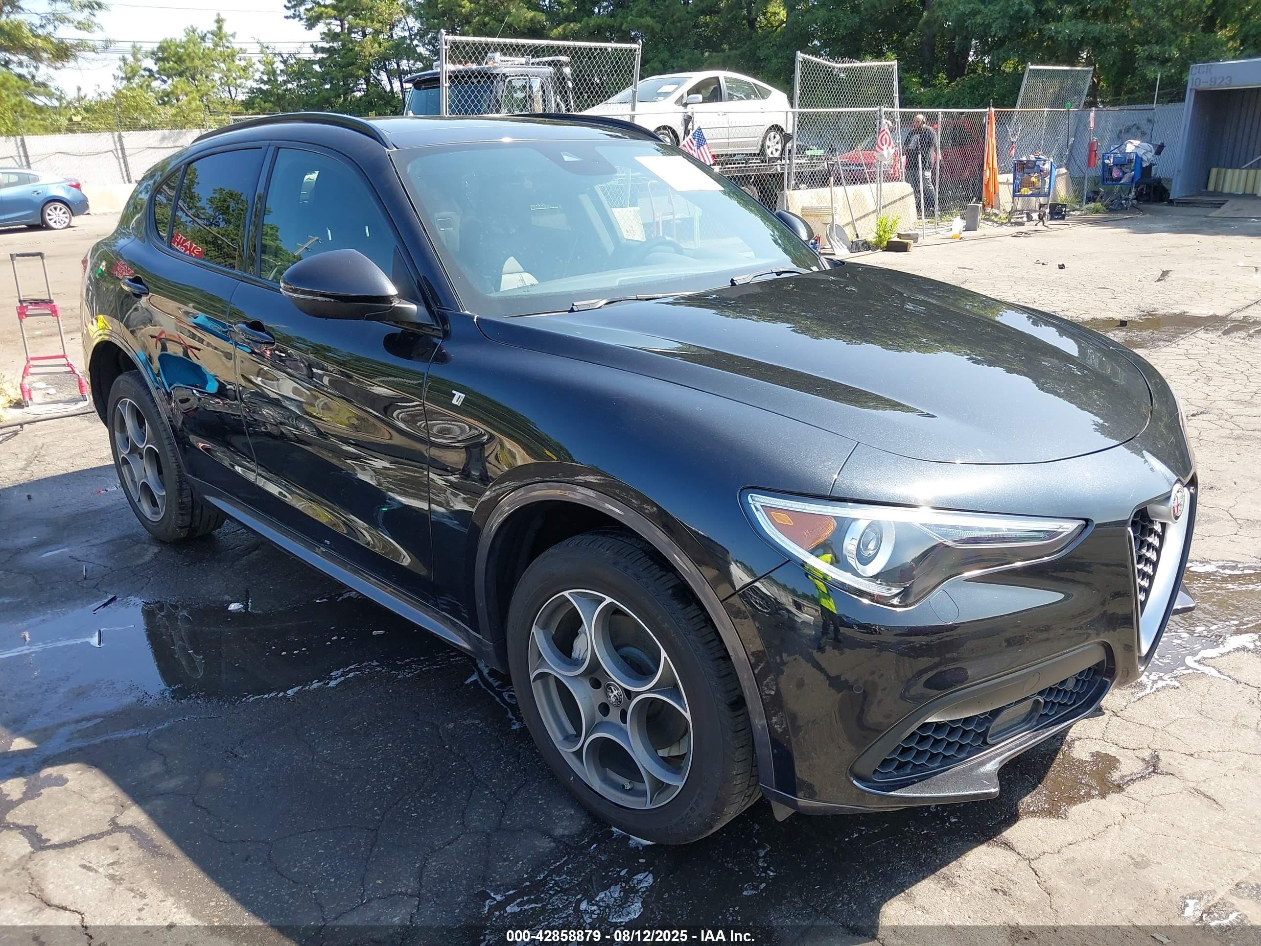 2023 Alfa Romeo Stelvio Ti, VIN ZASPAKBN4P7D53138 — После угона