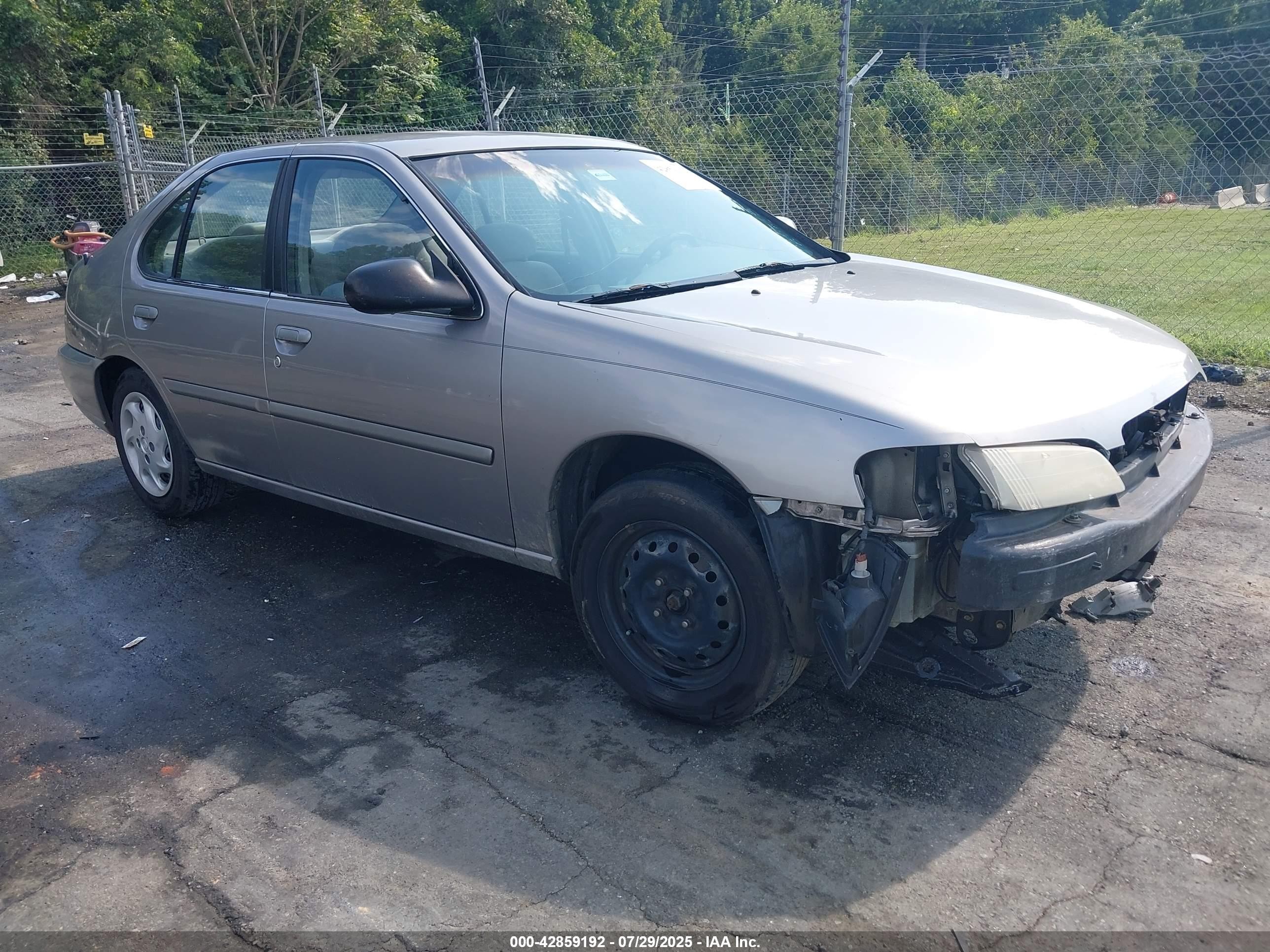 1999 Nissan Altima XE, VIN 1N4DL01D1XC187810 — Front end