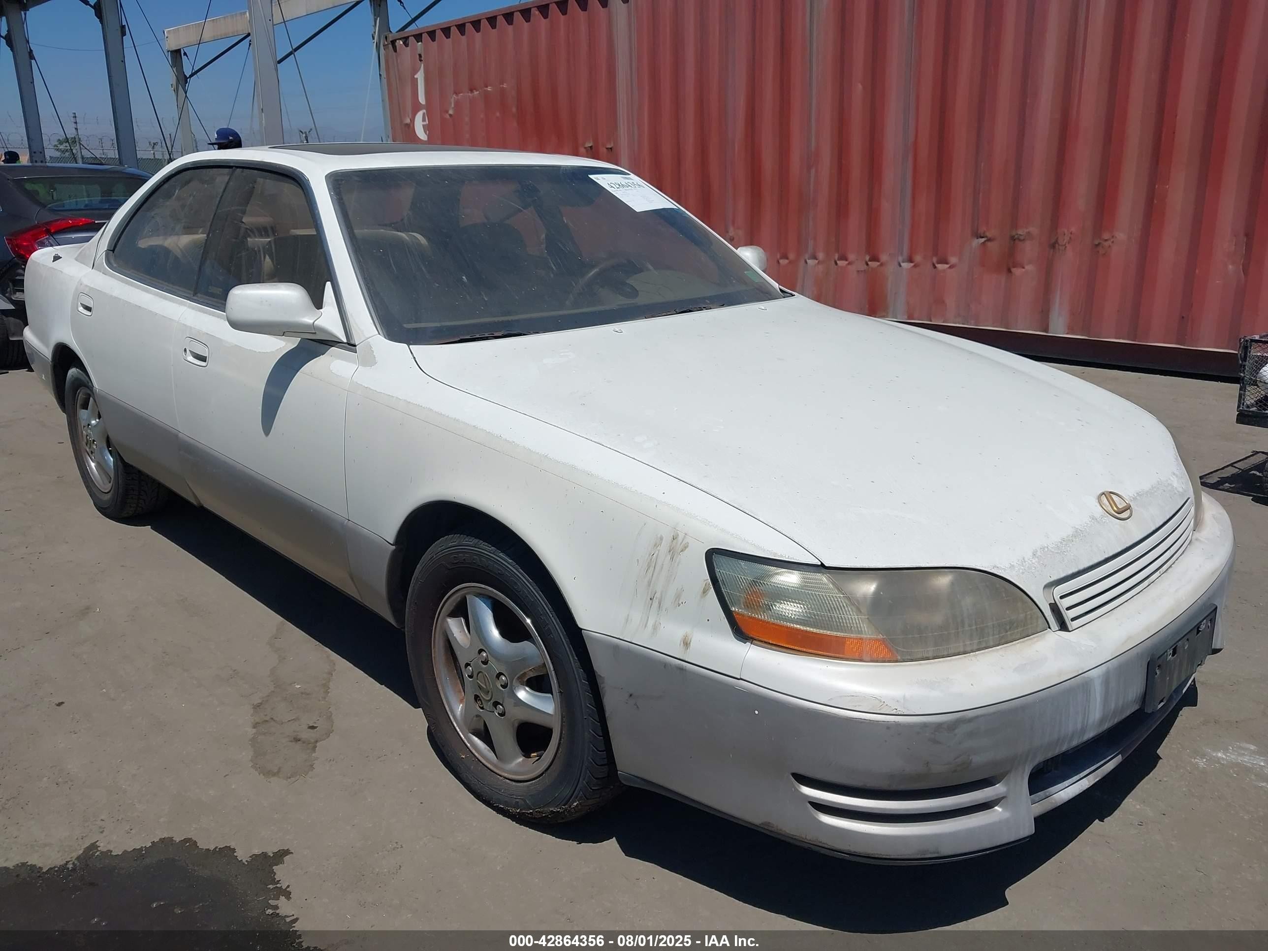 1996 Lexus ES 300, VIN JT8BF12G0T0155108 — Бок