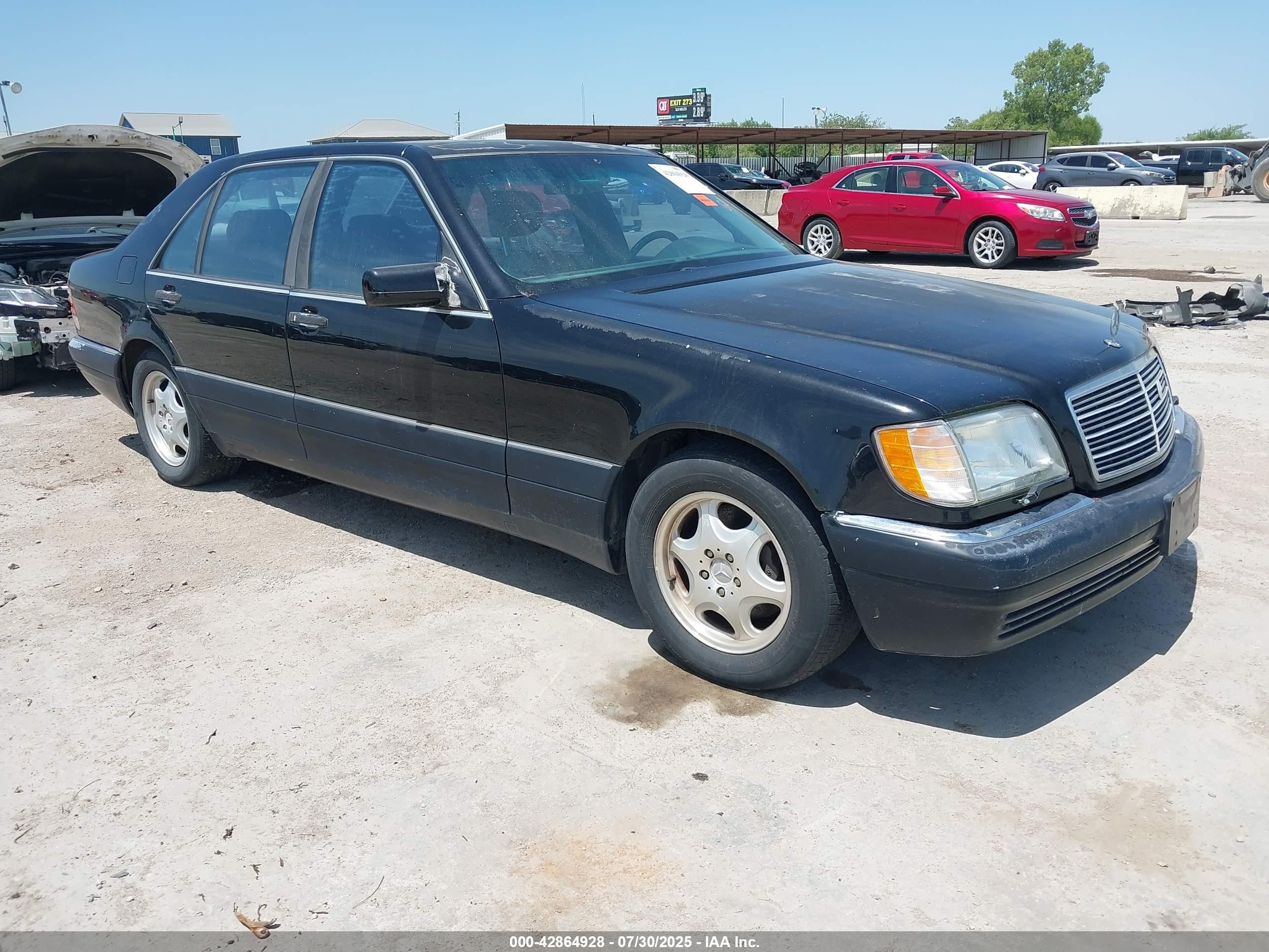 1999 Mercedes-Benz S 320/430/500, VIN WDBGA43G0XA419996 — Normal wear