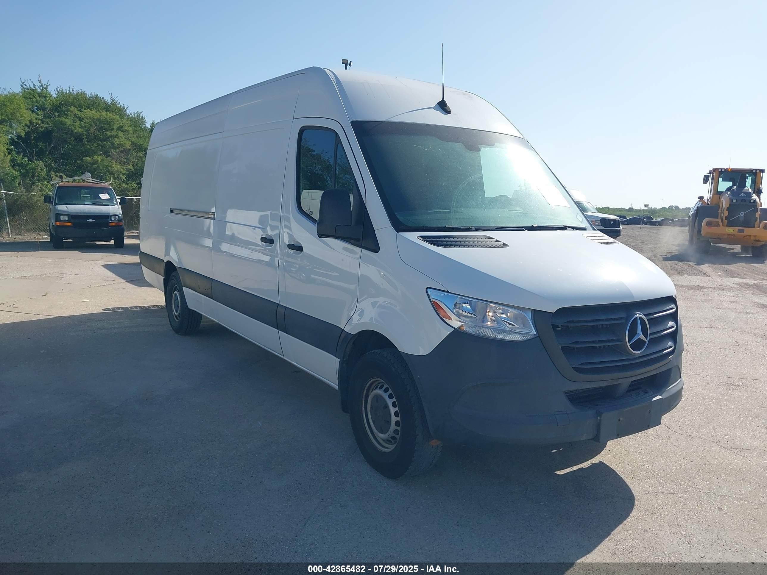 2019 Mercedes-Benz Sprinter Cargo, VIN WD4PF1CD3KT008408 — Фото с аукциона